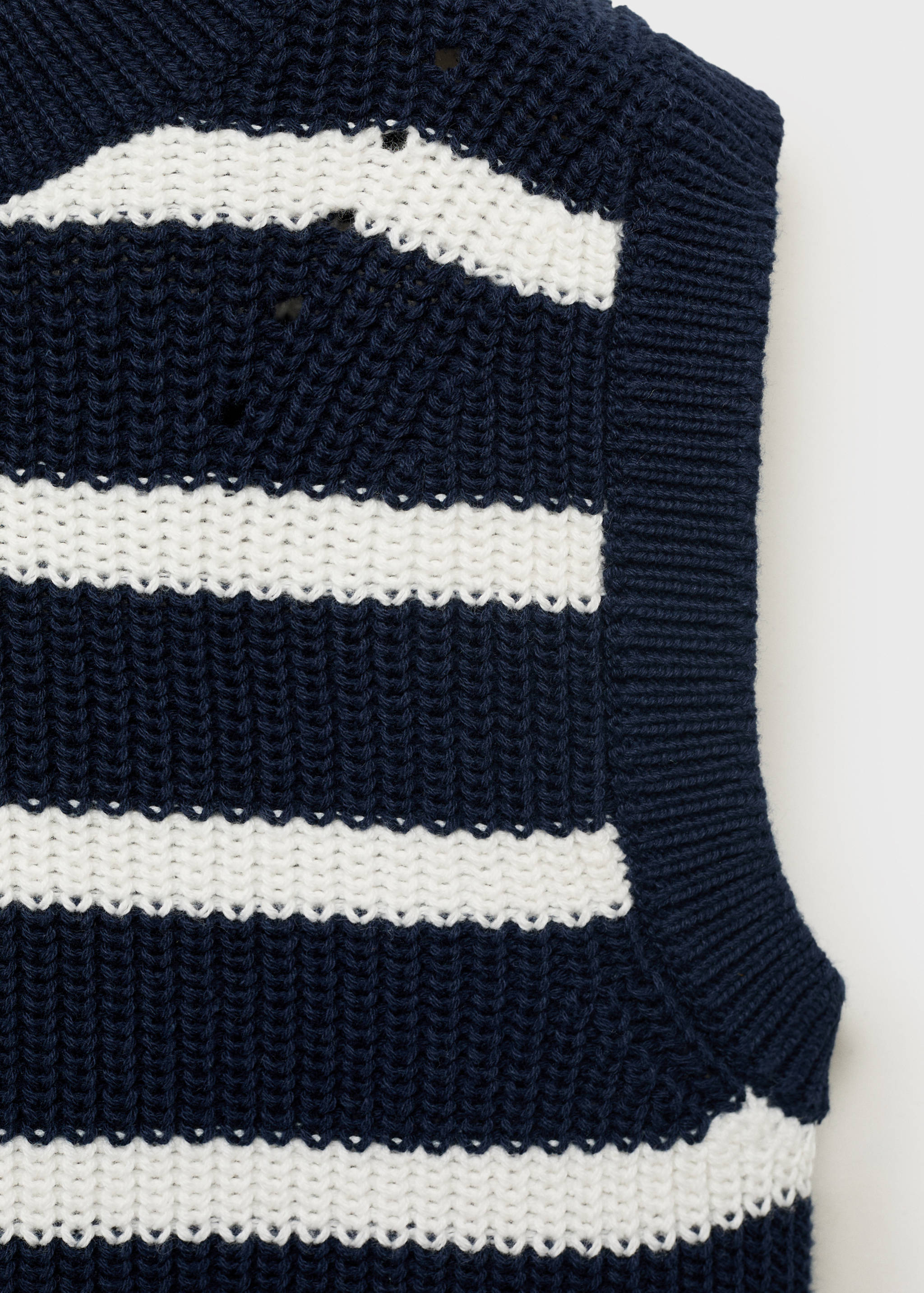 Striped knitted gilet - Details of the article 8