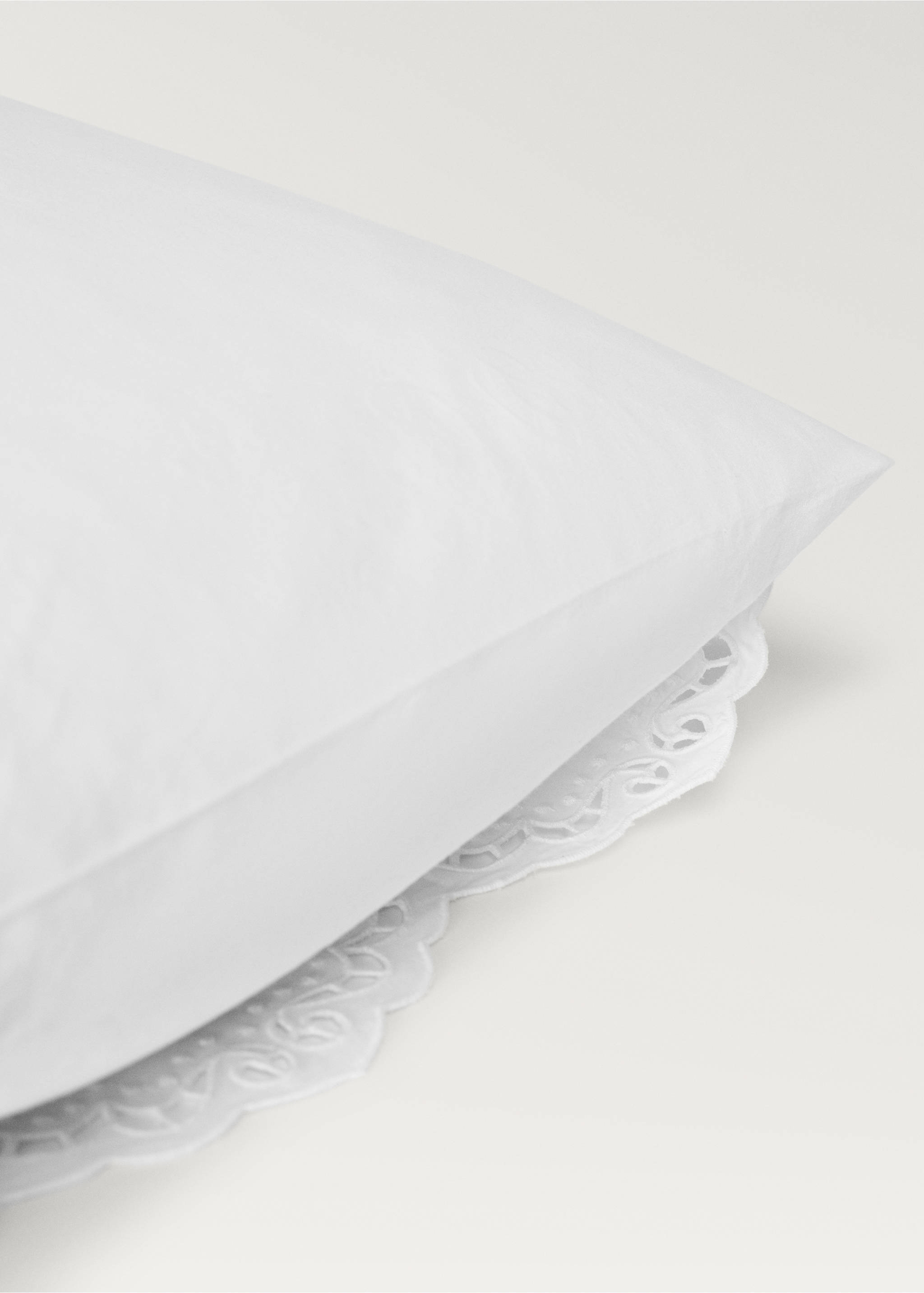 Deux taies d'oreiller en coton brodé ajouré 50x75 cm - Détail de l'article 3, Blanc. Ref: 17043308-00.