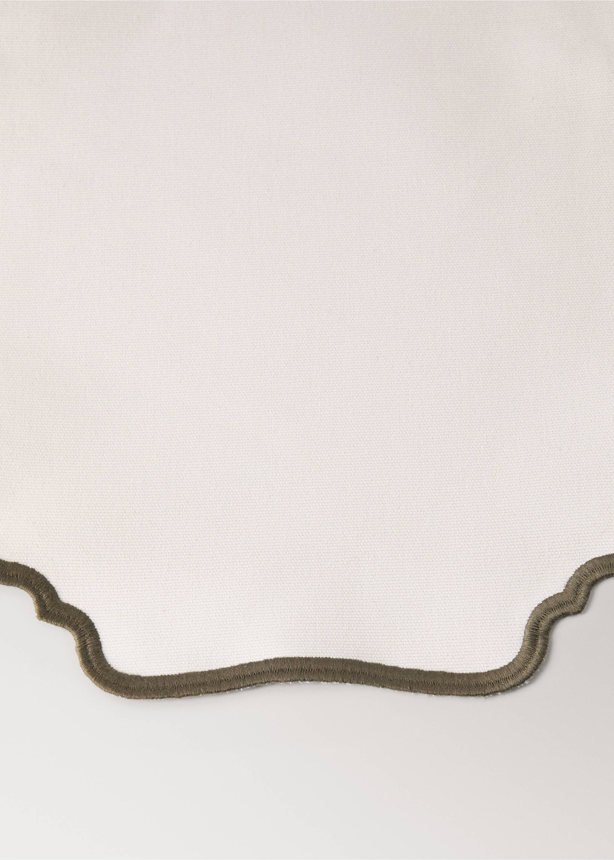 Set de table enduit ovale ondulé - Détail de l'article 1, Blanc cassé. Ref: 17043322-00.