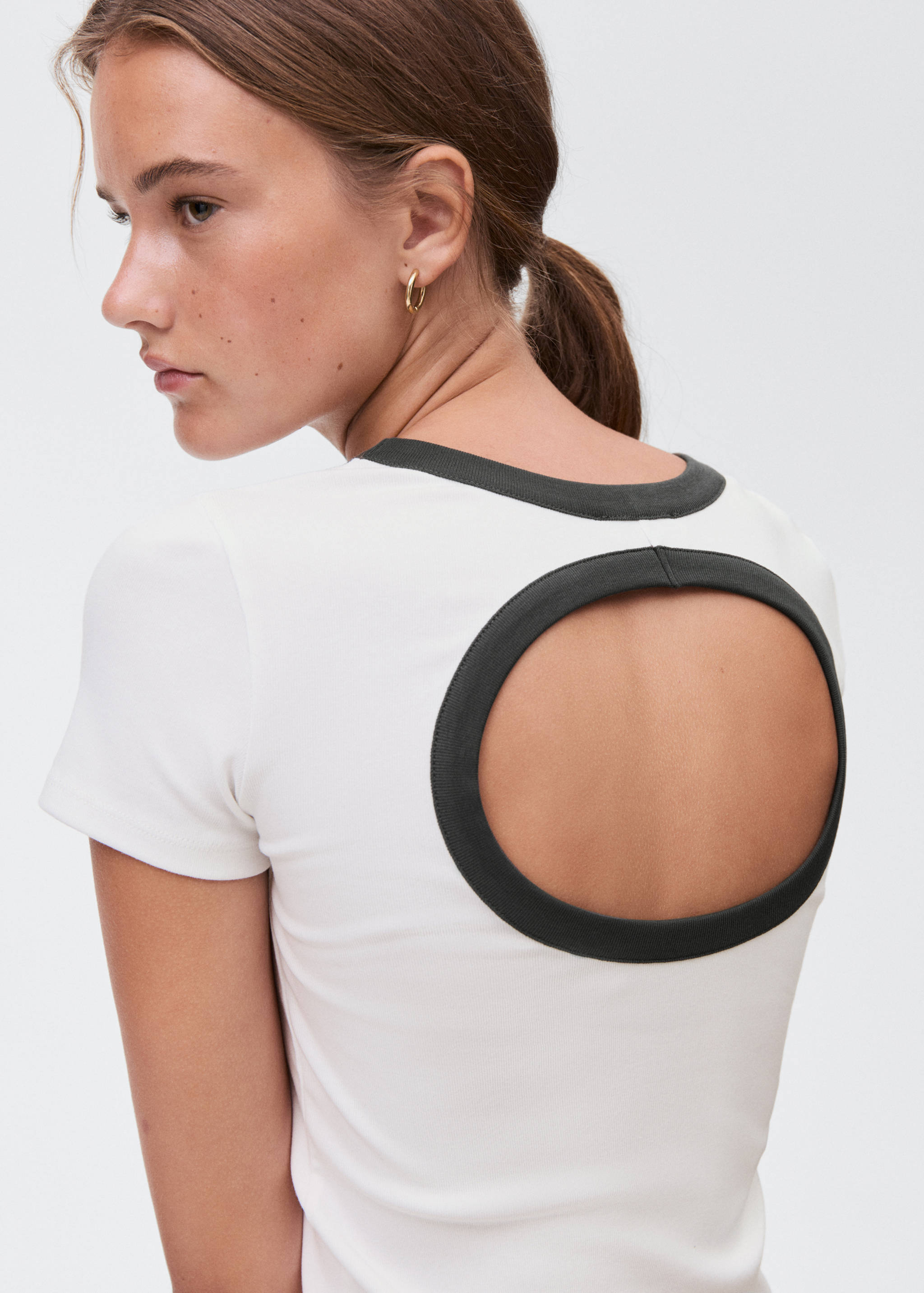 Contrasting collar cotton t-shirt - Details of the article 2