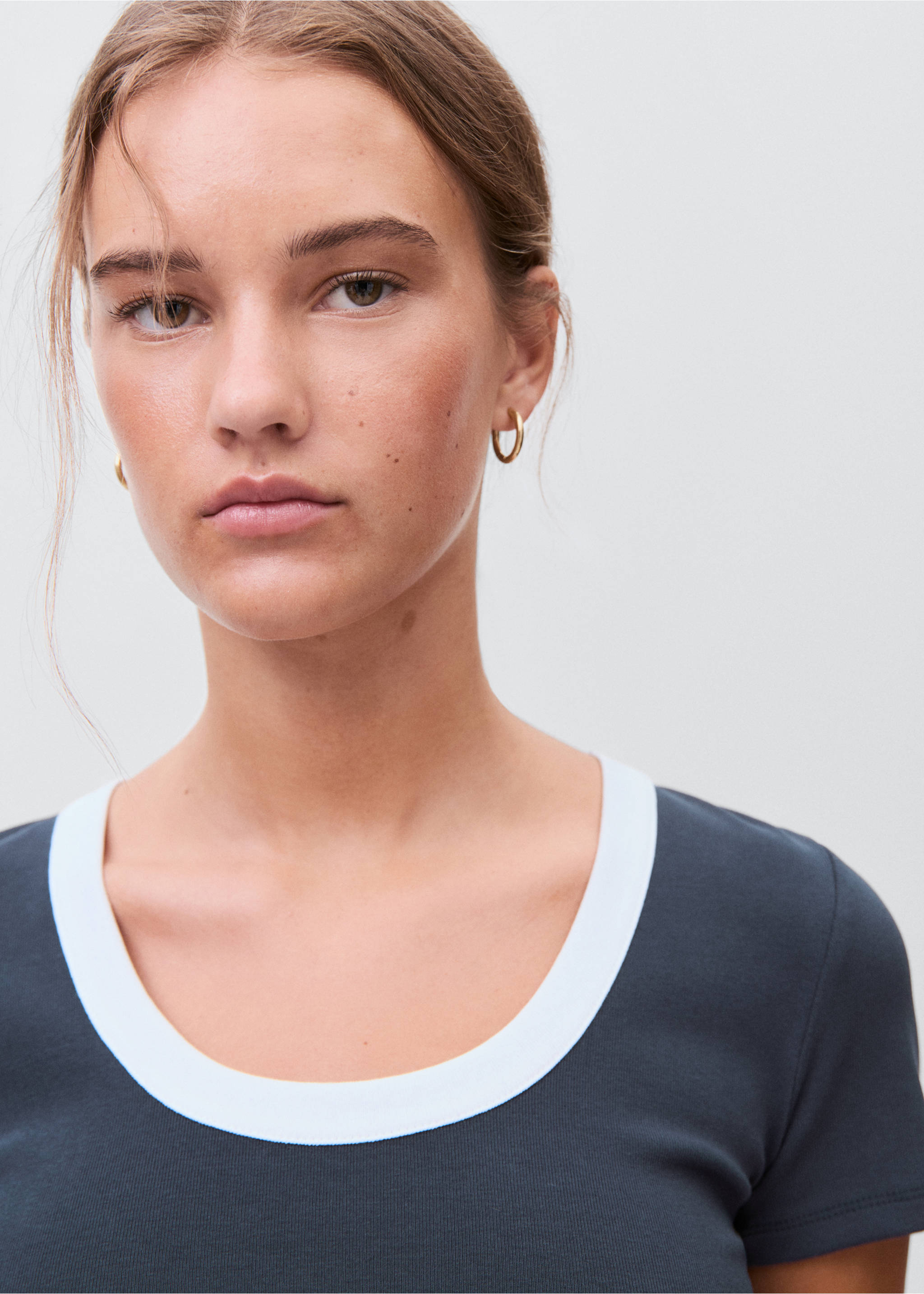Contrasting collar cotton t-shirt - Details of the article 1, Navy. Ref: 17043335-00.