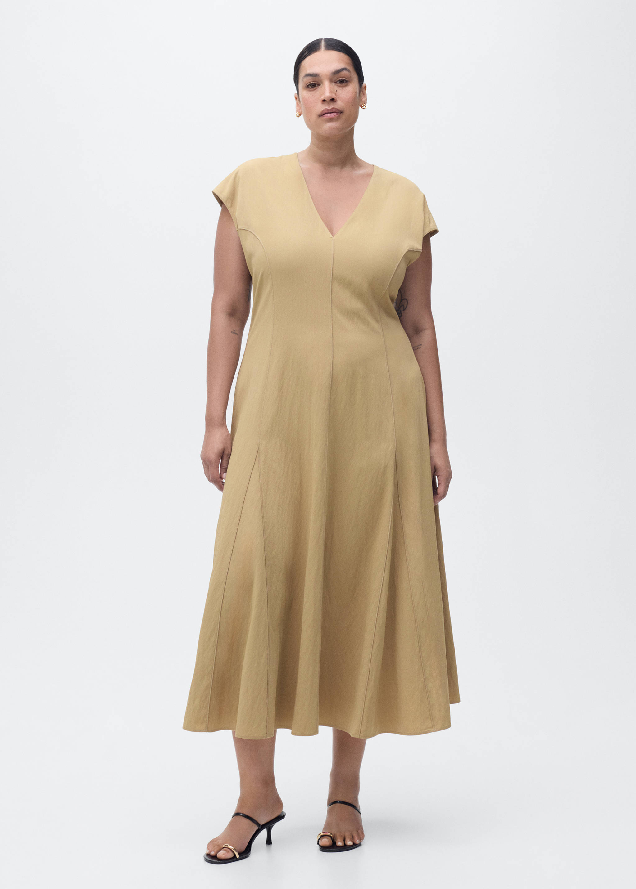 Robe col V avec coutures - Détail de l'article 3