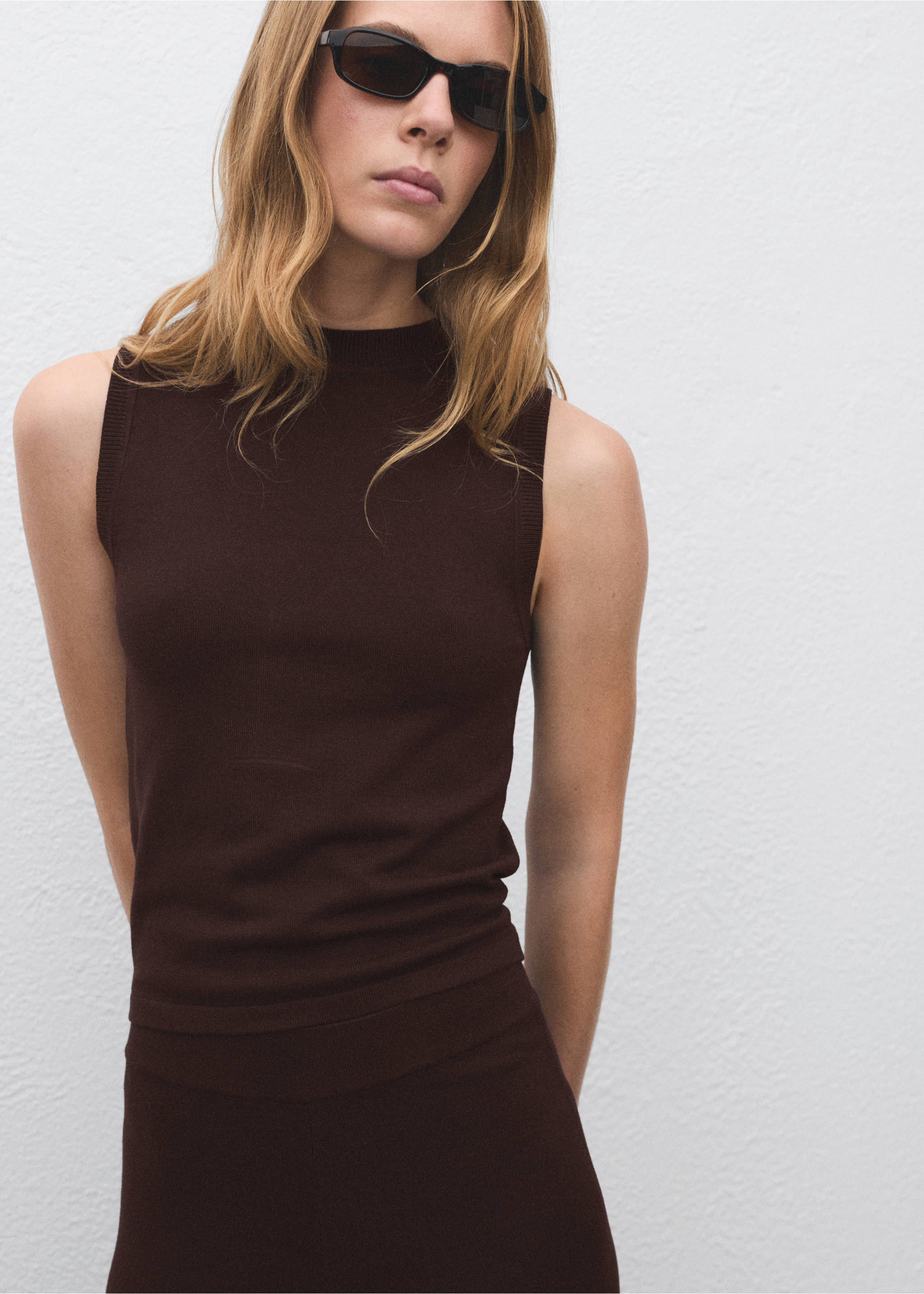 Top maille fine - Plan moyen, Chocolat. Ref: 17044086-00.