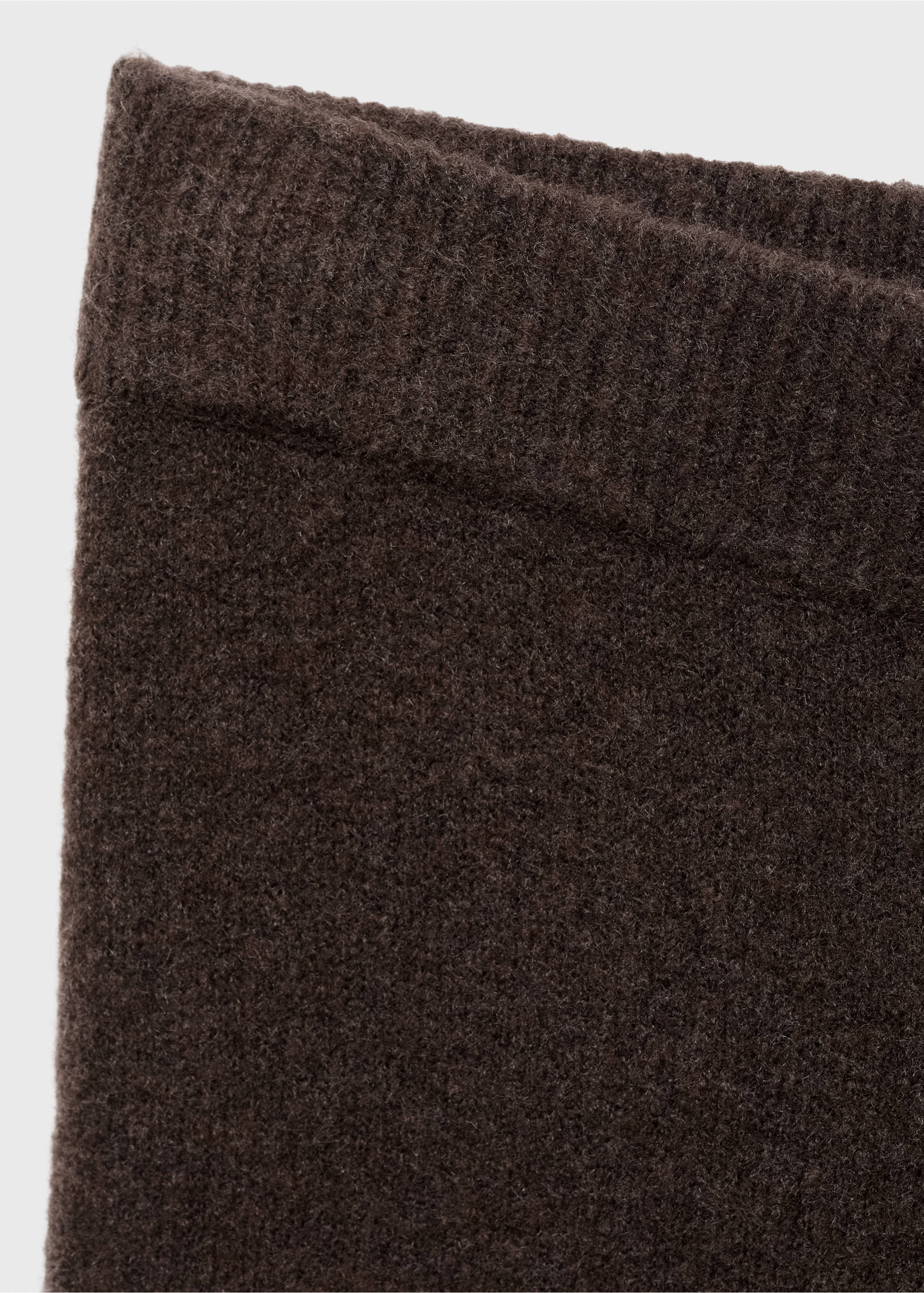 Pantalón recto punto - Detalle del artículo 8, Chocolate. Ref: 17044101-00.