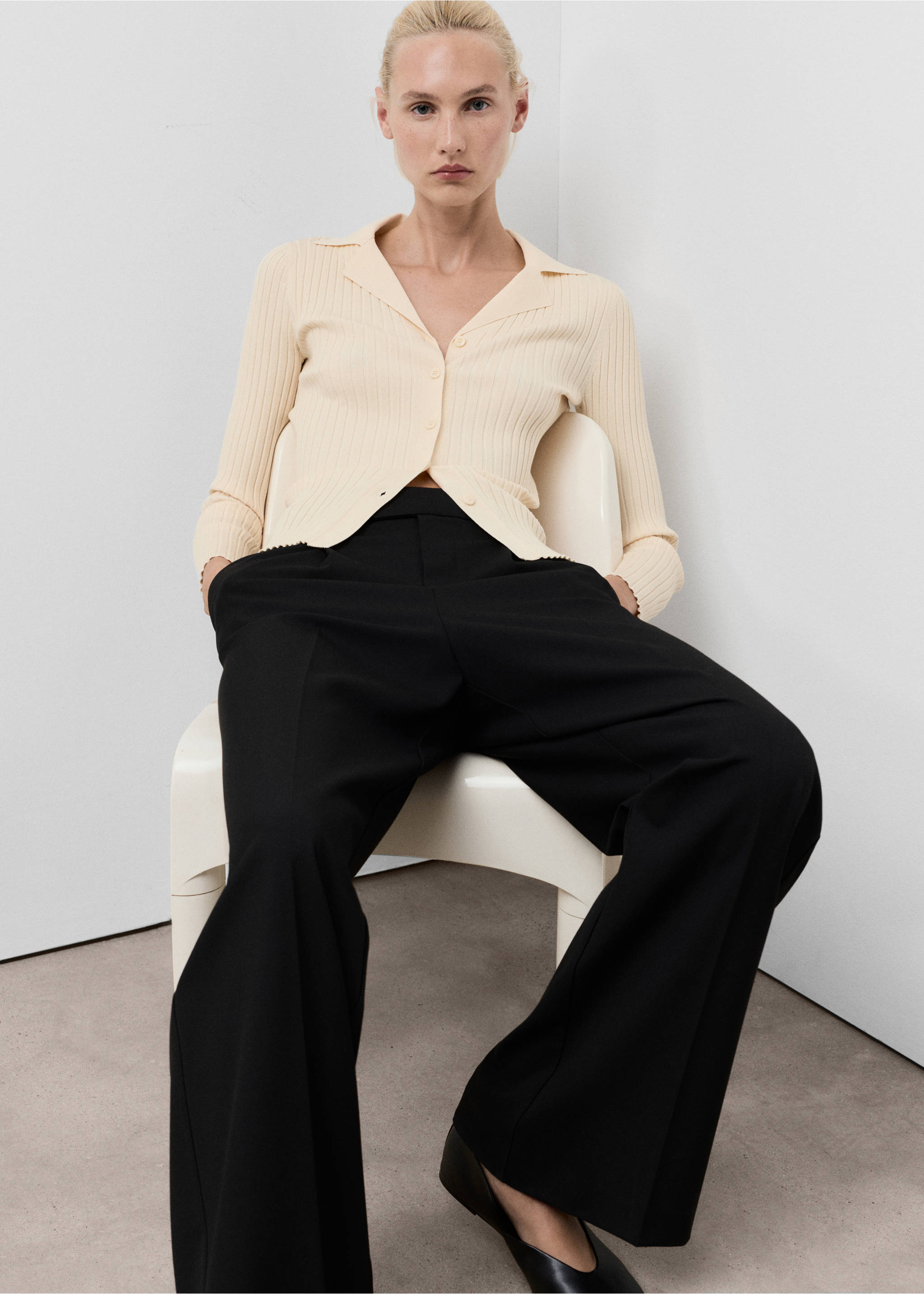 Pale yellow ribbed knit cardigan with lapel and button fastening, Ecru. Ref: 17044103-00.