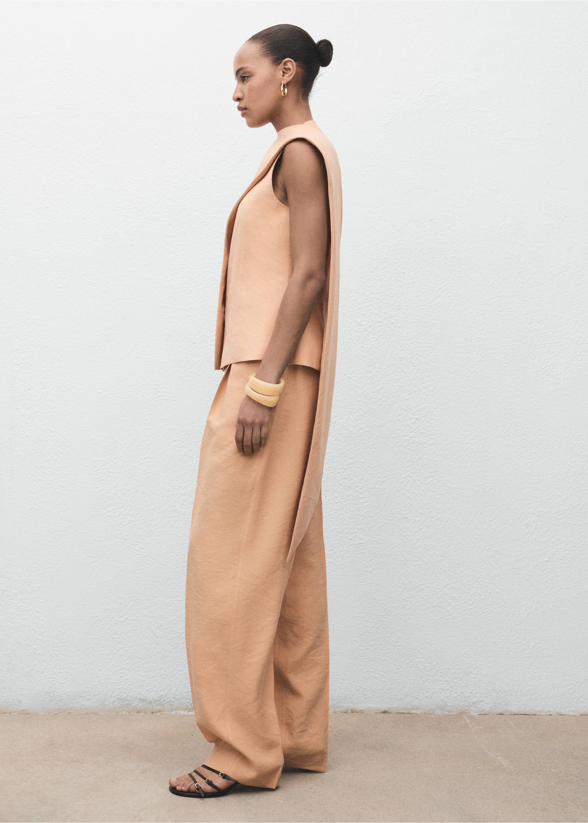 Top asimetric tip eșarfă - Plan general, Nud. Ref: 17044146-00.