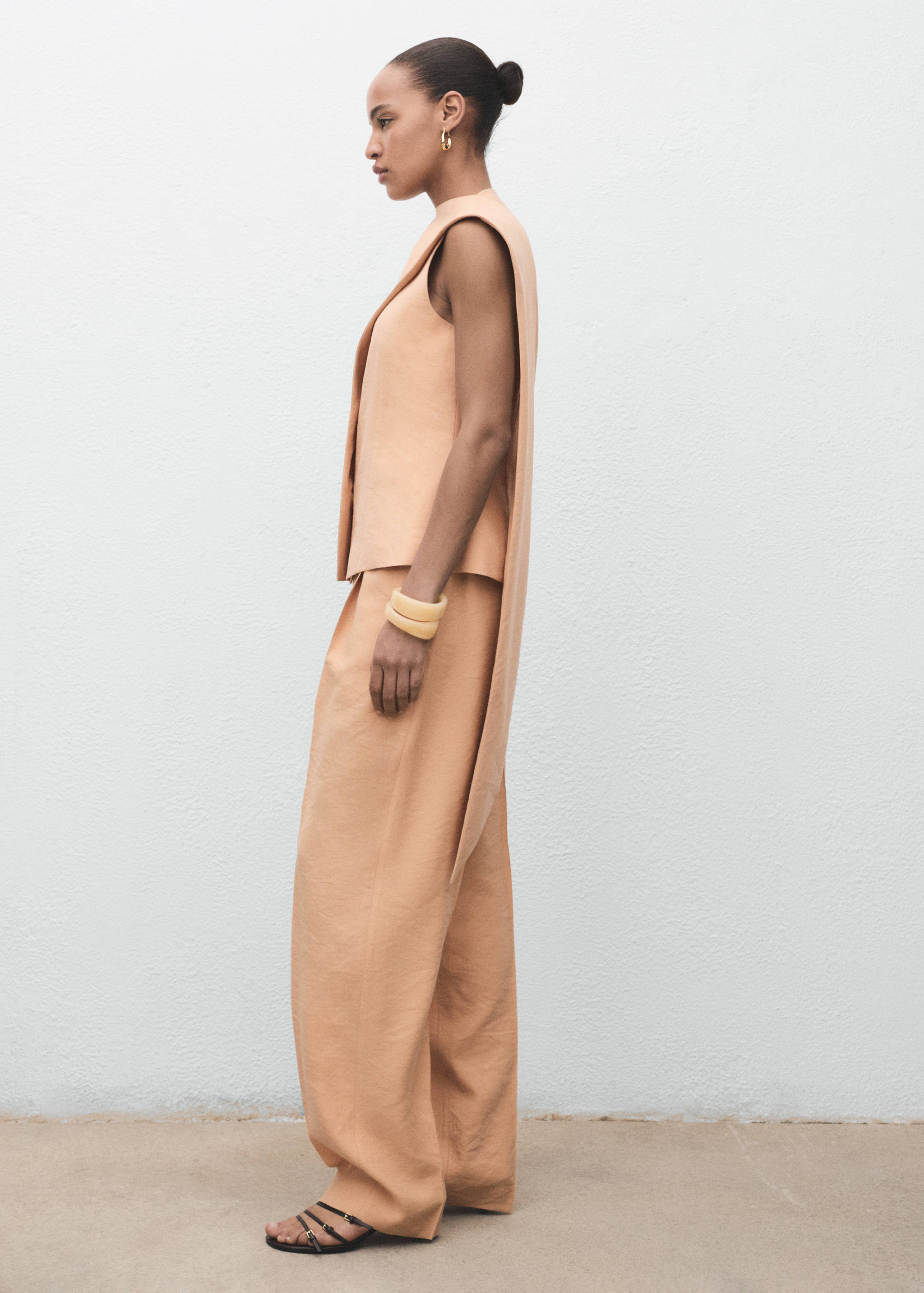 Asymmetrical foulard top - General plane