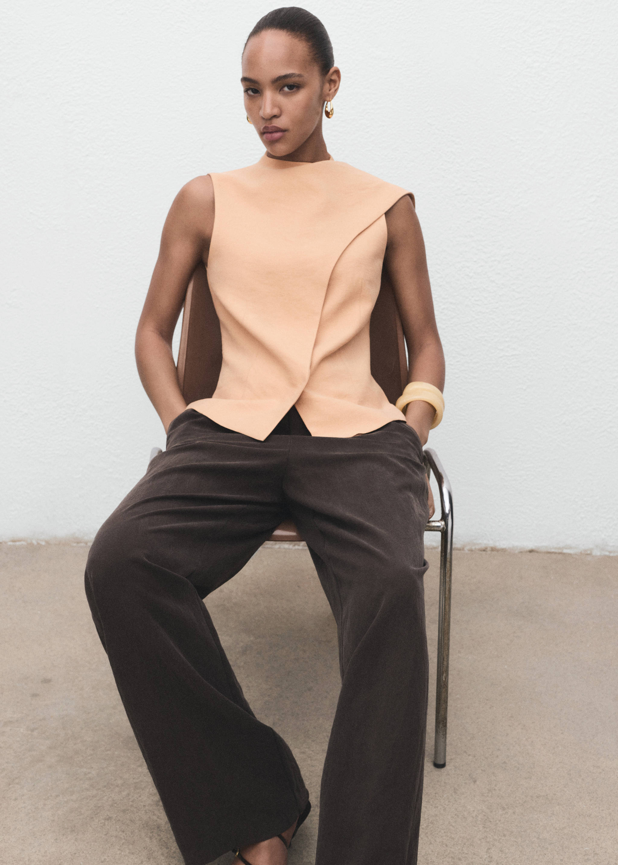 Asymmetrical foulard top - Details of the article 6