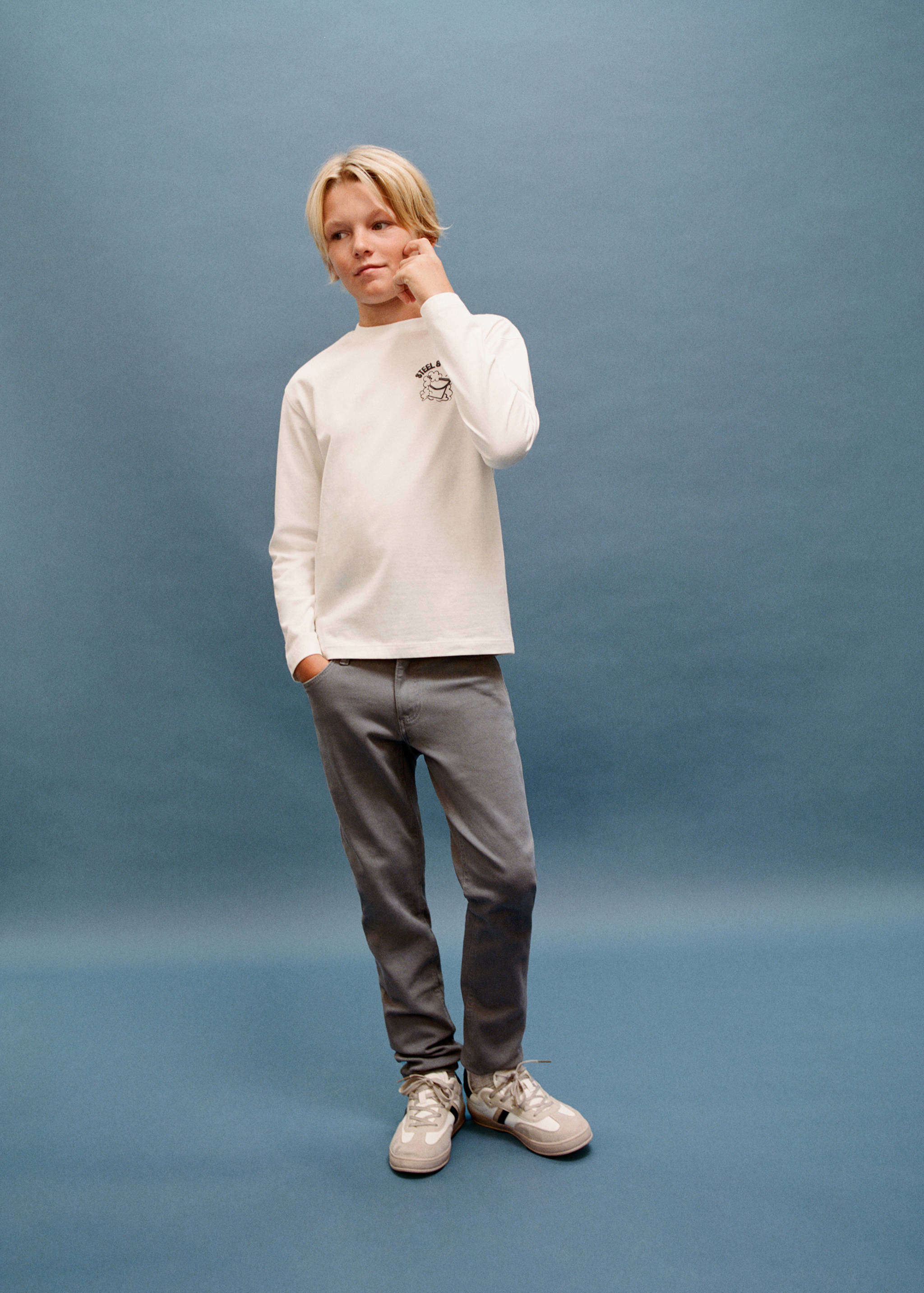 Embossed cotton t-shirt - Details of the article 5