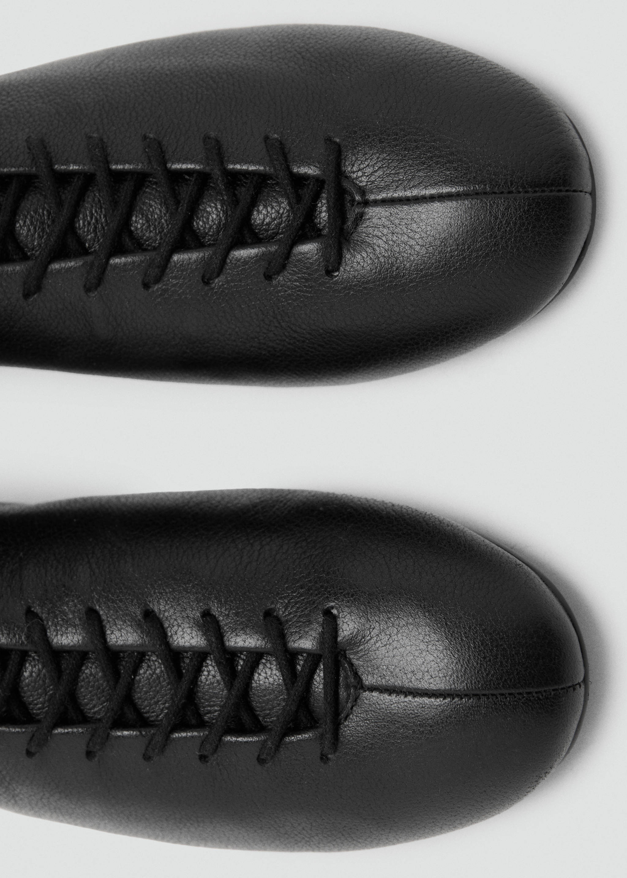 Lace-up leather ankle boots - Details of the article 2