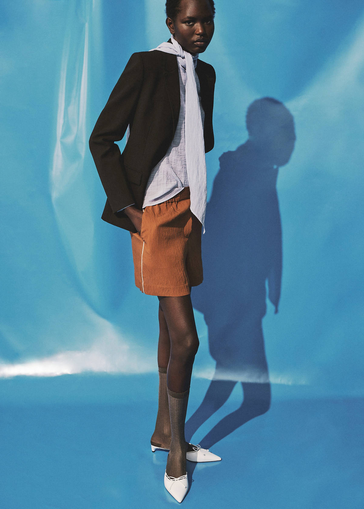 Textured shorts with contrasting trim