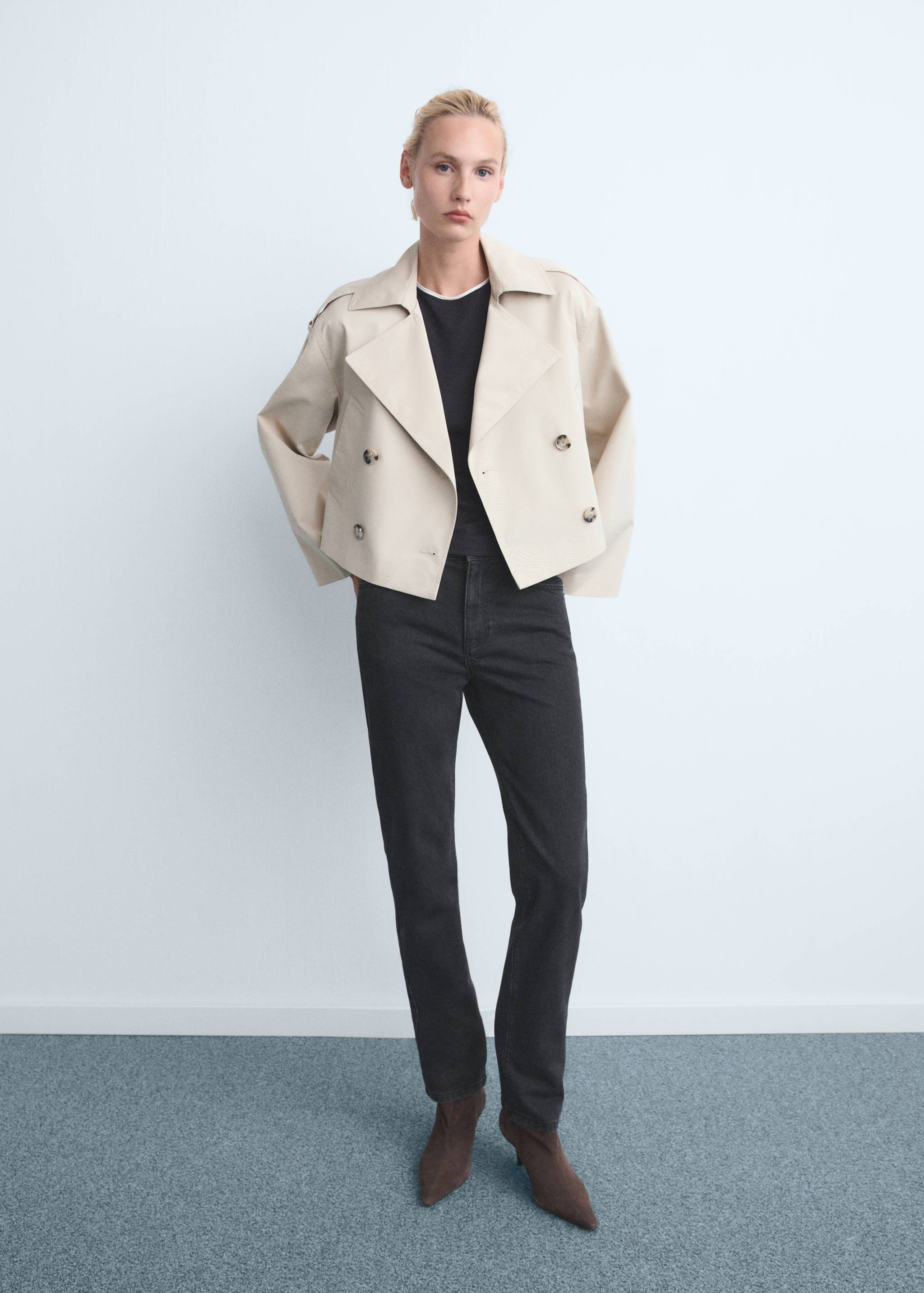 Slim-fit high-waist jeans - General plane
