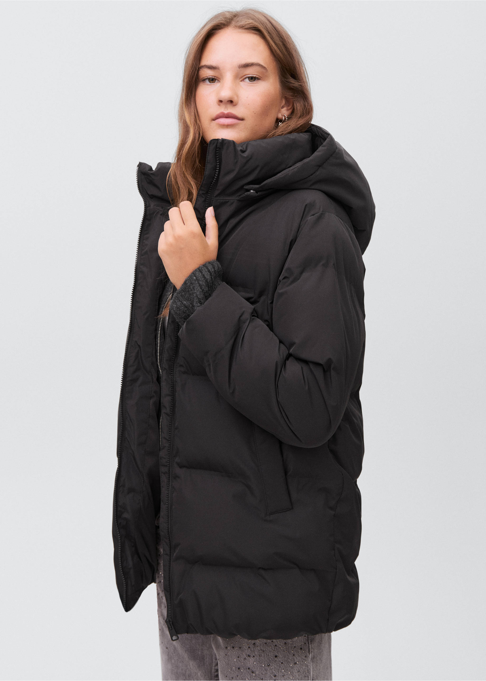 Quilted long coat - Details of the article 2, Black. Ref: 17045786-00.