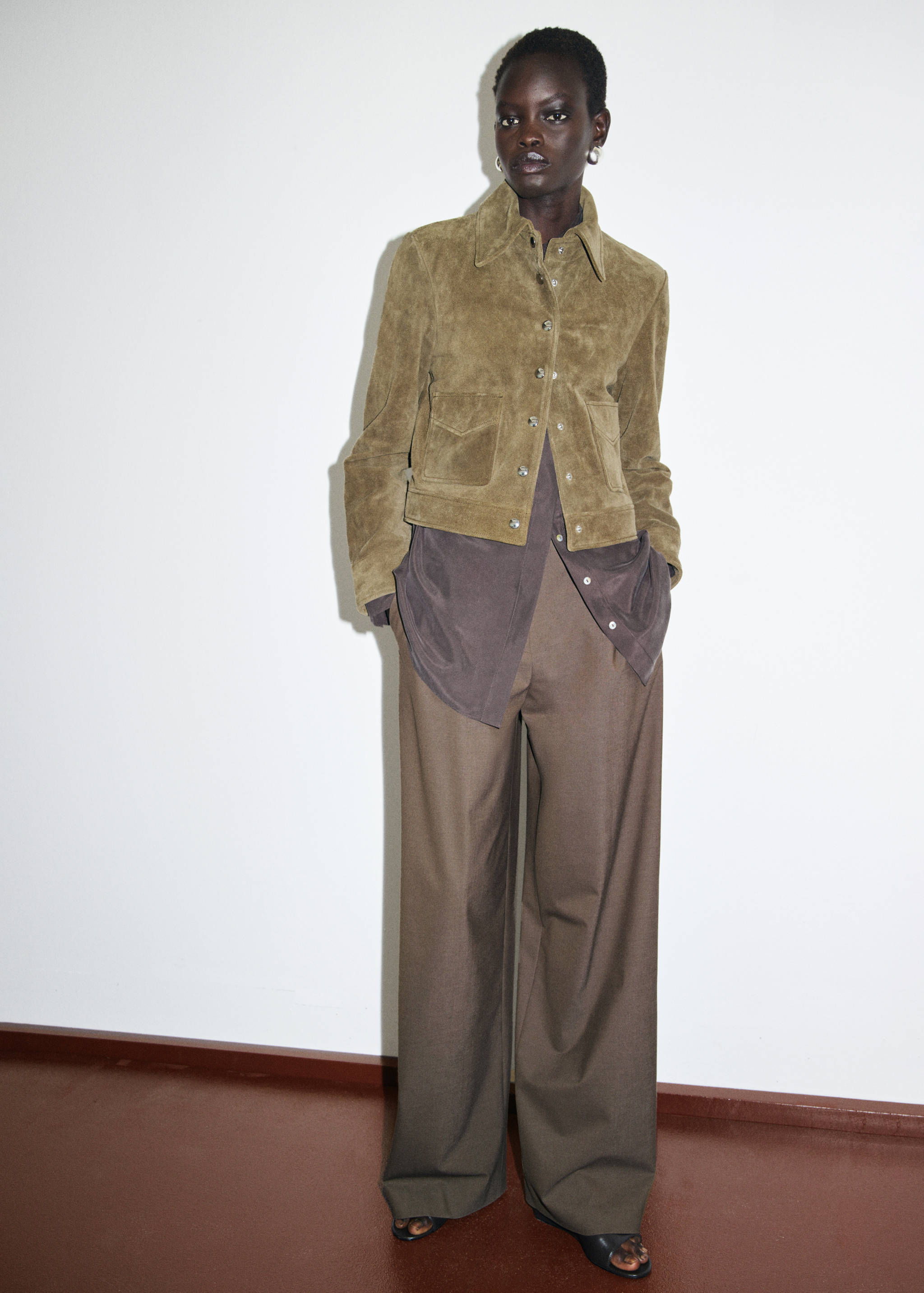 Veste en cuir fermeture par boutons - Plan général