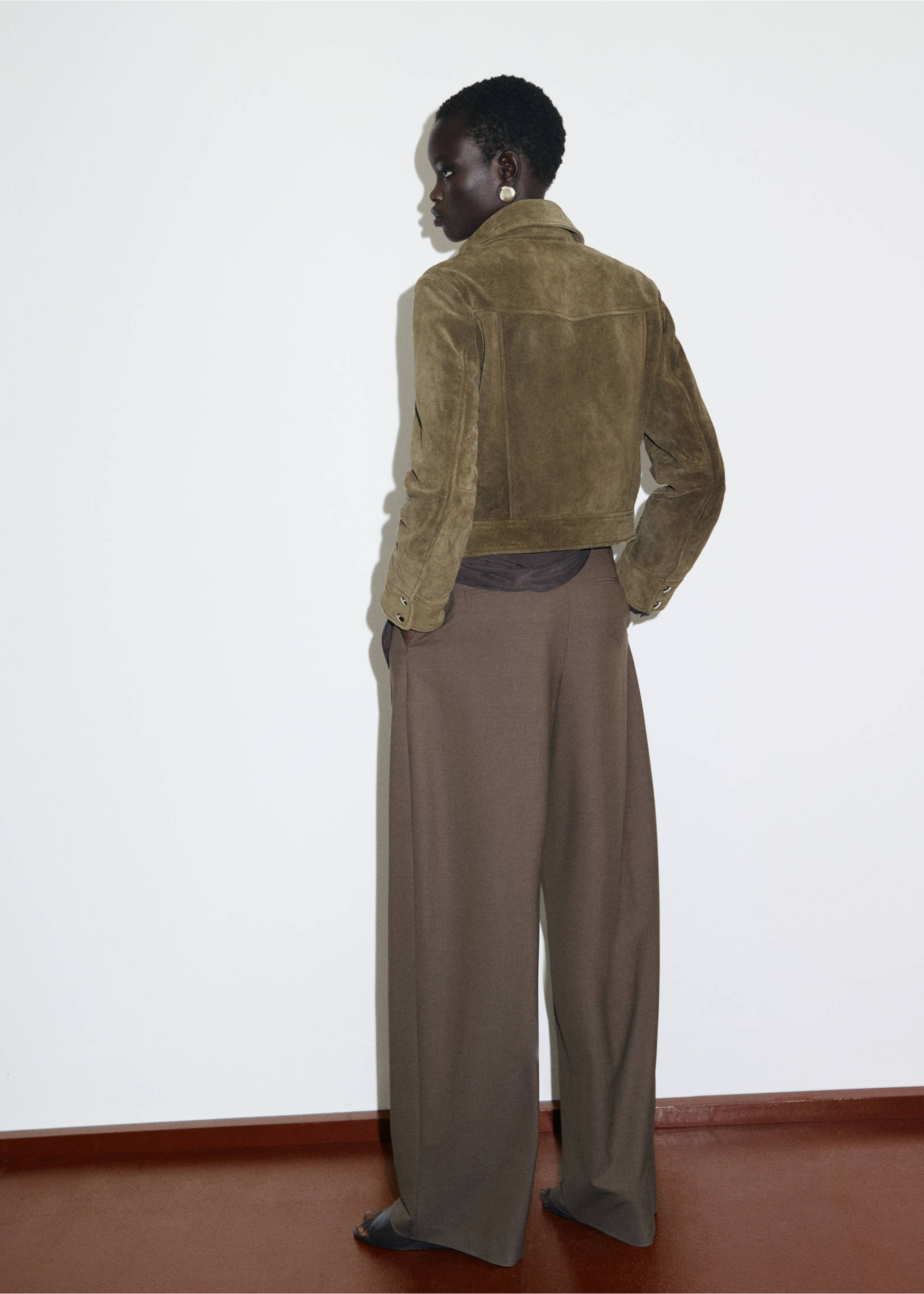 Veste en cuir fermeture par boutons - Verso de l’article, Kaki. Ref: 17045788-00.
