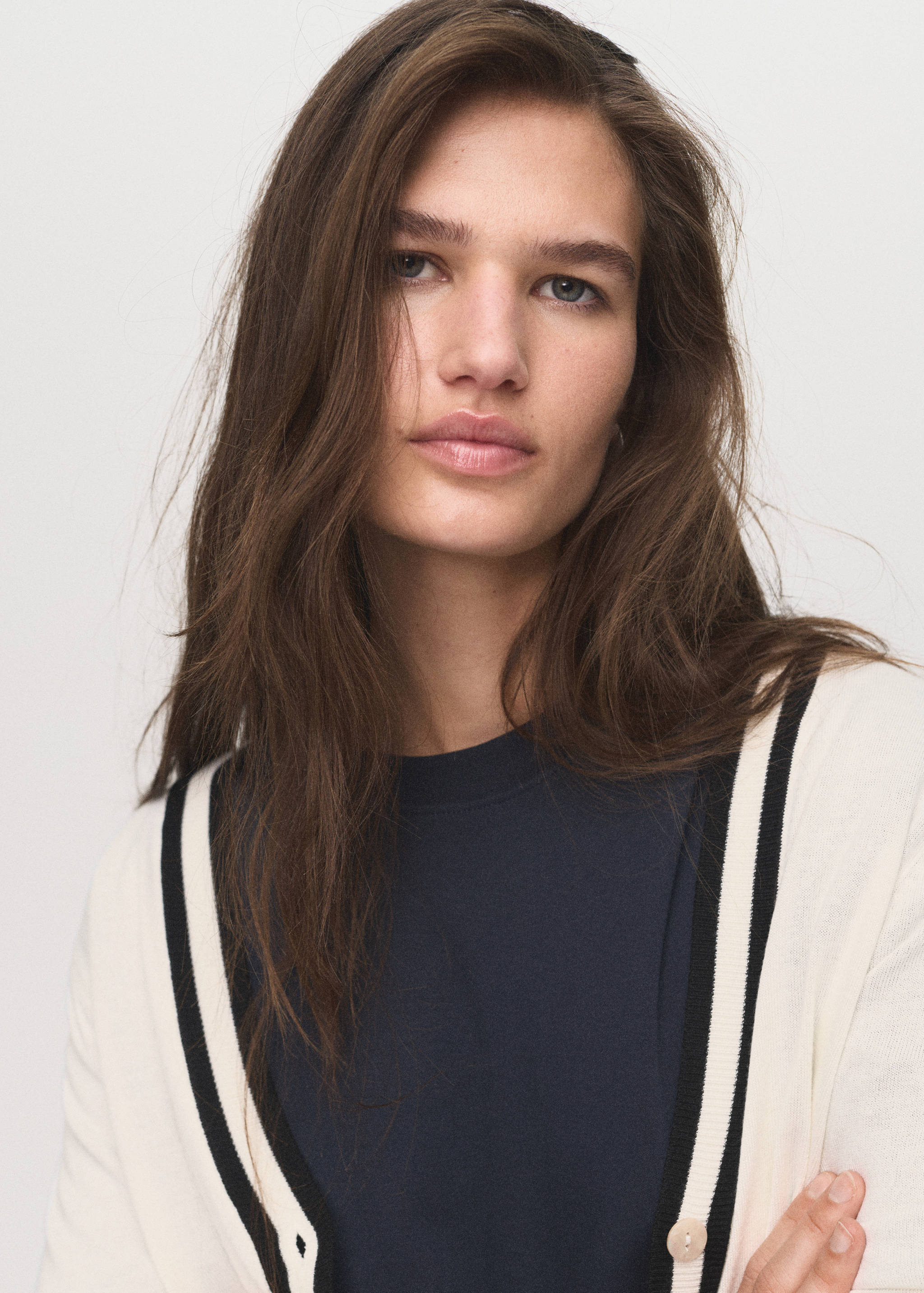 Cardigan with contrasting stripes - Details of the article 1