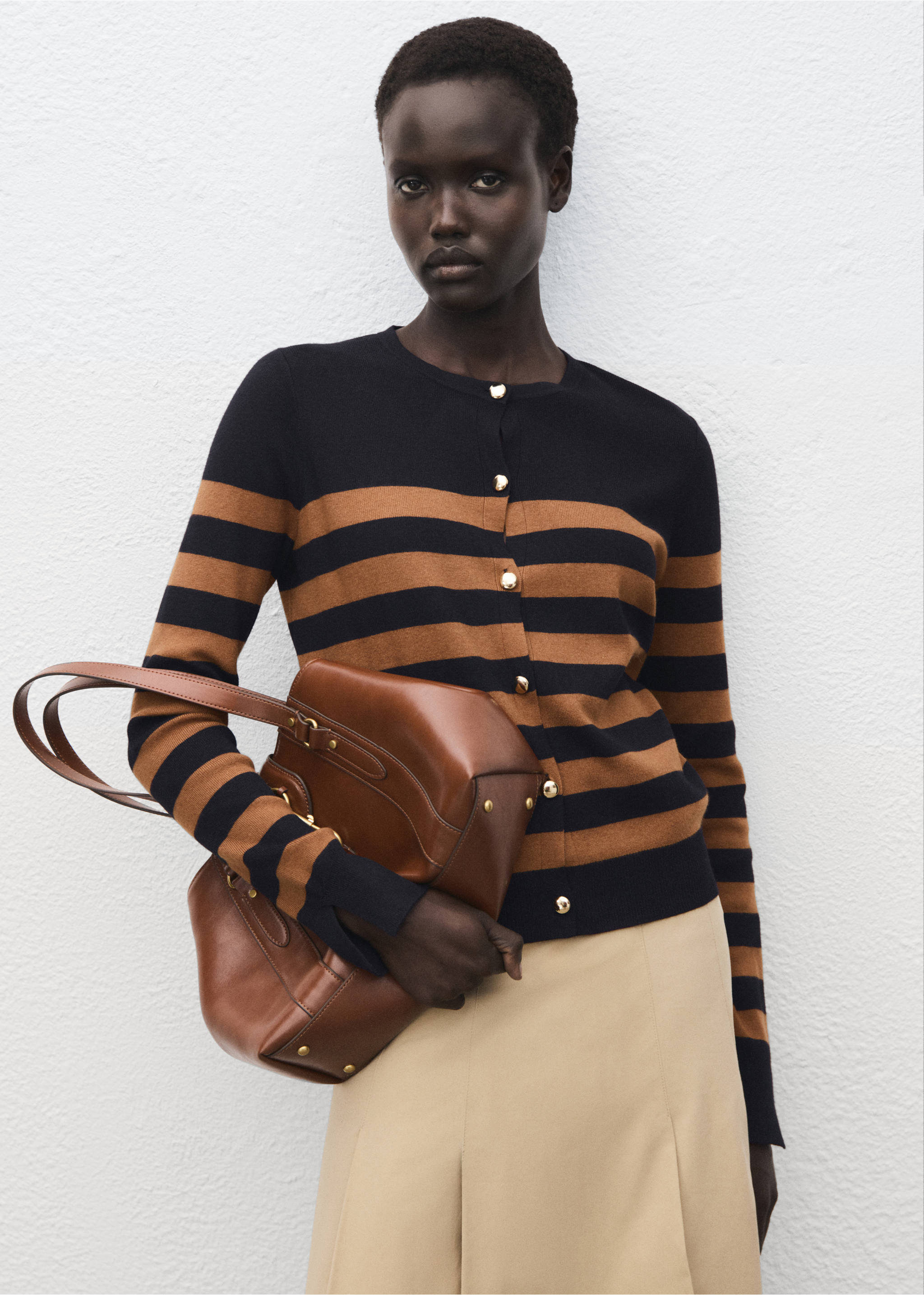 Cardigan with cuff opening - Medium plane, Tobacco Brown. Ref: 17045809-00.