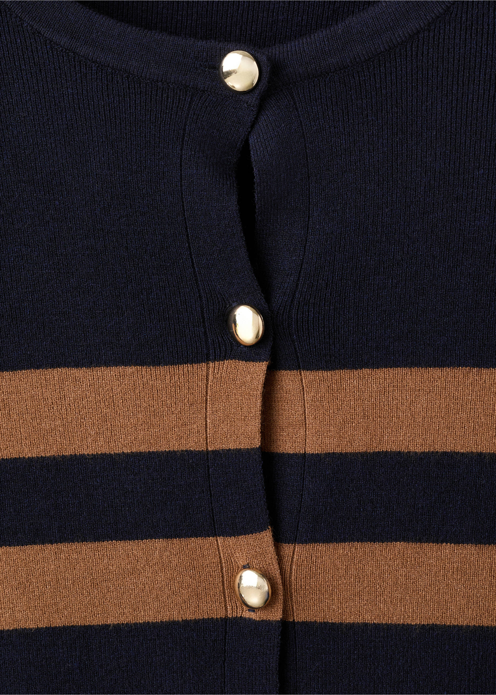 Cardigan with cuff opening - Details of the article 8, Tobacco Brown. Ref: 17045809-00.