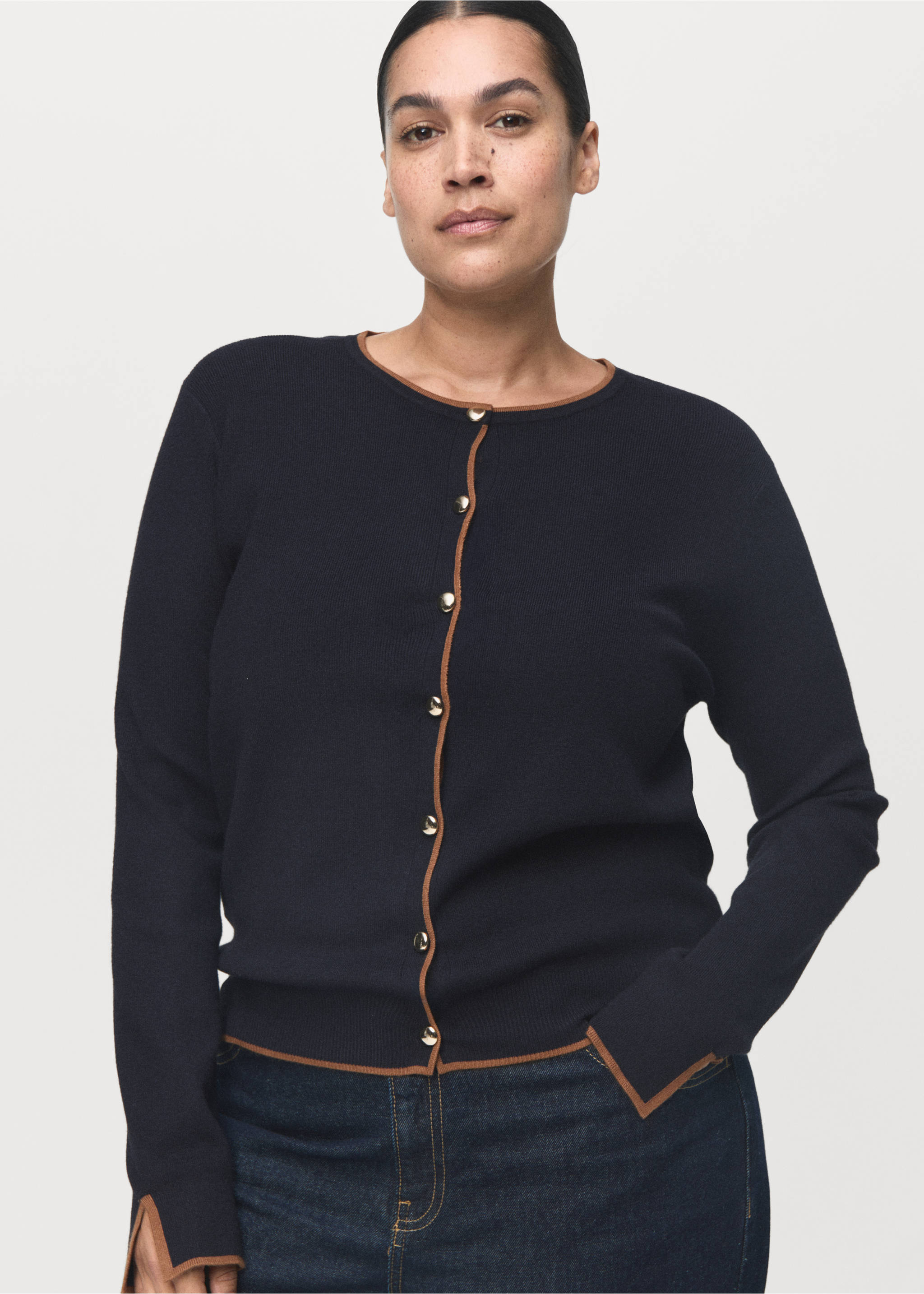 Cardigan with cuff opening - Details of the article 5, Dark Navy. Ref: 17045809-00.