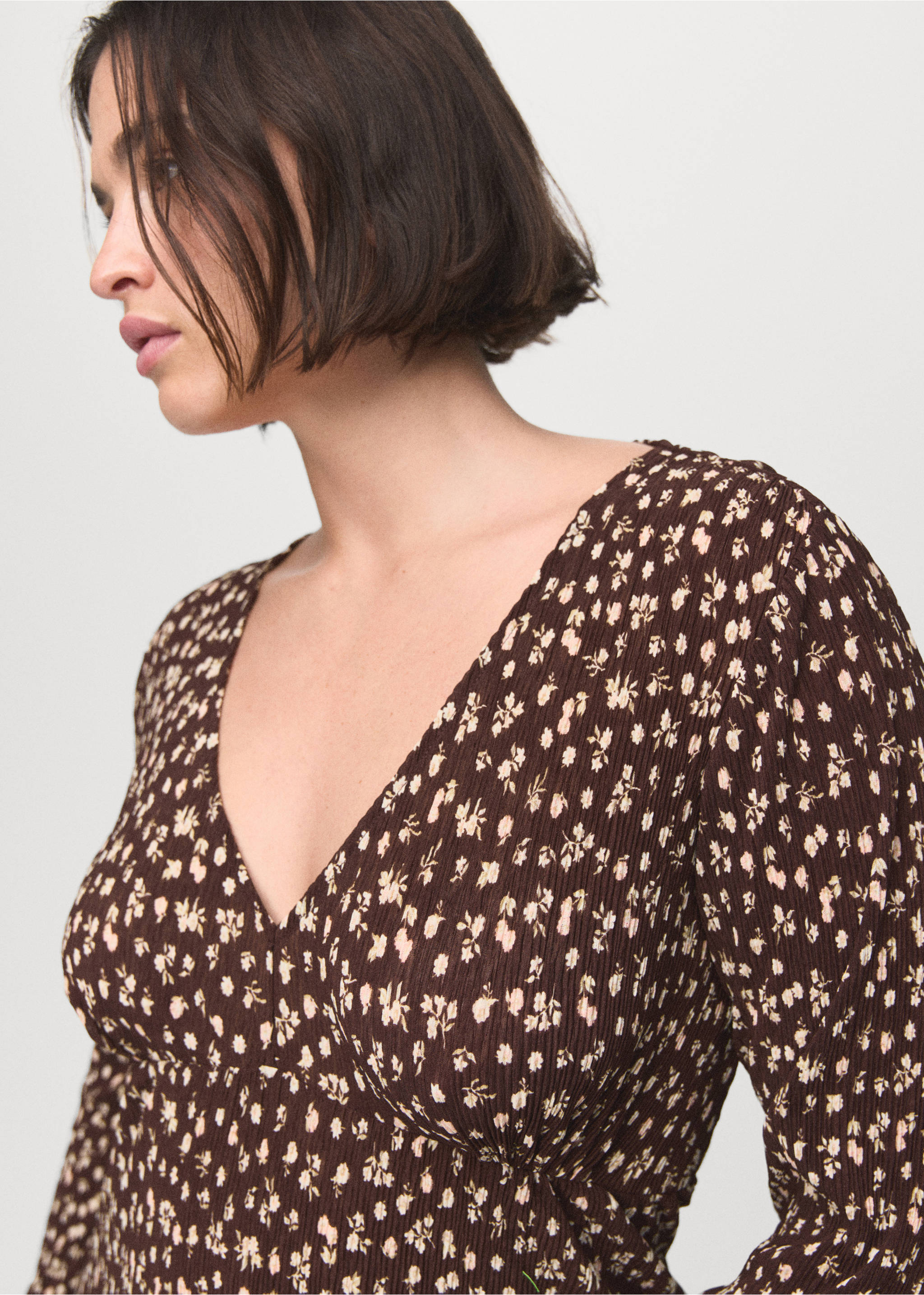Printed V-neck dress - Details of the article 4, Brown. Ref: 17045812-00.