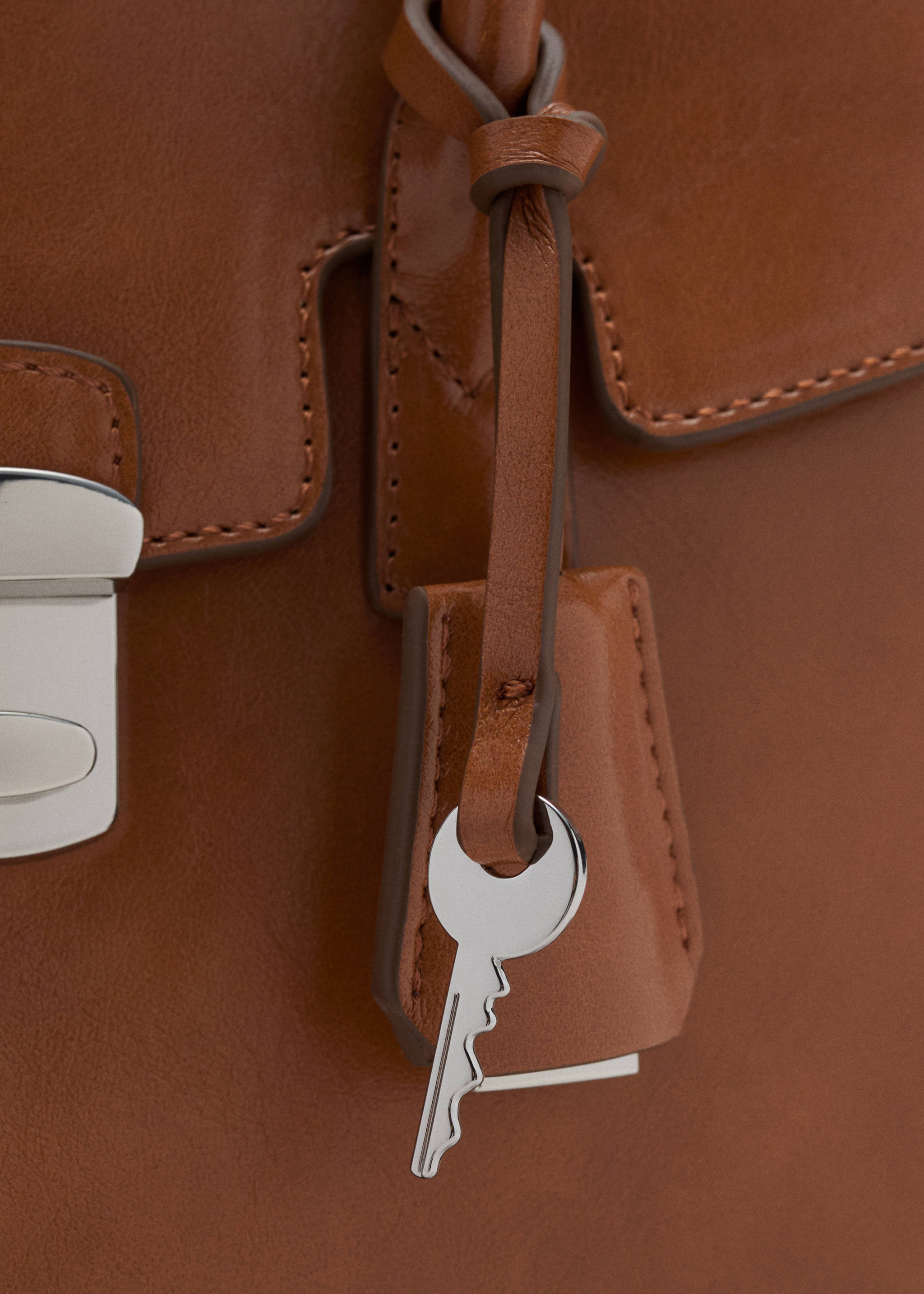 Liten cityväska med lock - Detaljer om artikeln 3