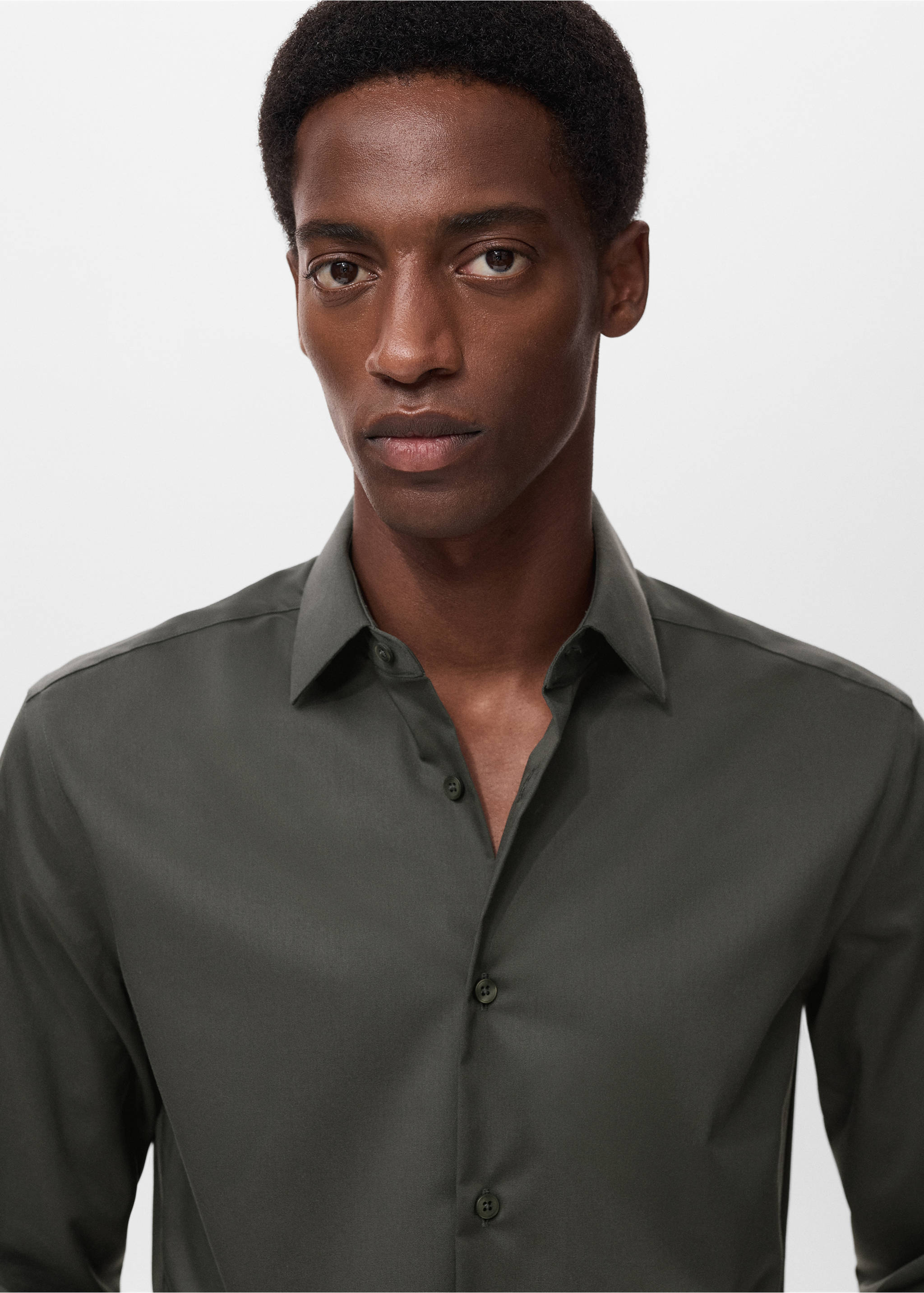 Πουκάμισο comfort stretch non-iron - Λεπτομέρεια του προϊόντος 1, Χακί. Ref: 17045980-00.