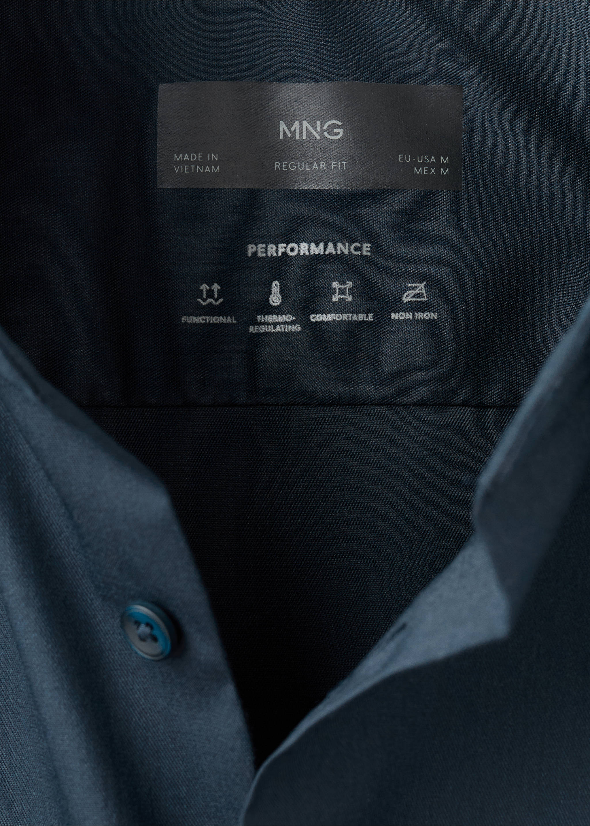 Chemise comfort stretch non-iron - Détail de l'article 8, Bleu marine. Ref: 17045980-00.