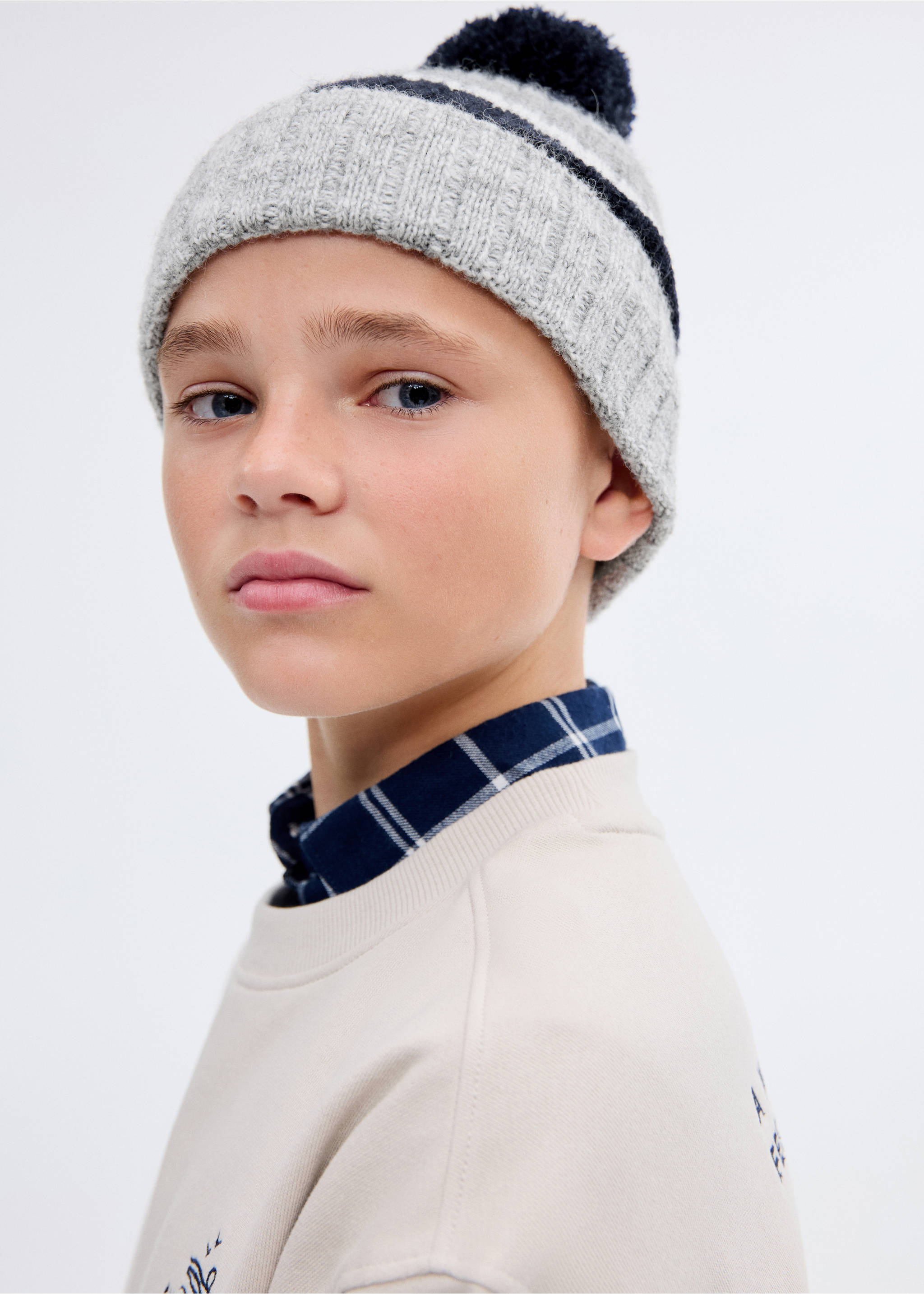 Knitted bobble hat - General plane, Grey. Ref: 17045984-00.