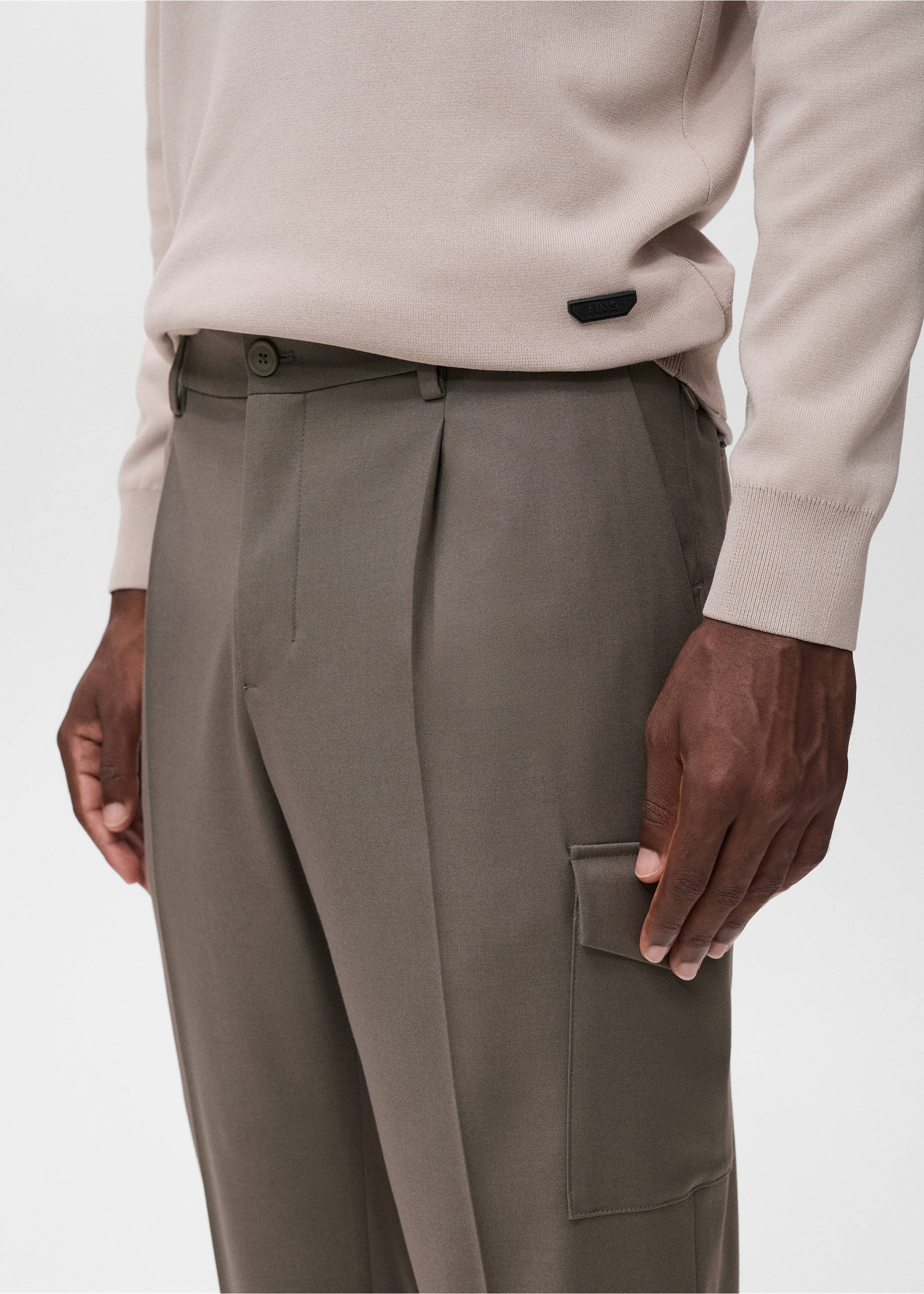 Slim-fit Thermolite® cargo trousers - Details of the article 1, Medium Brown. Ref: 17046328-00.