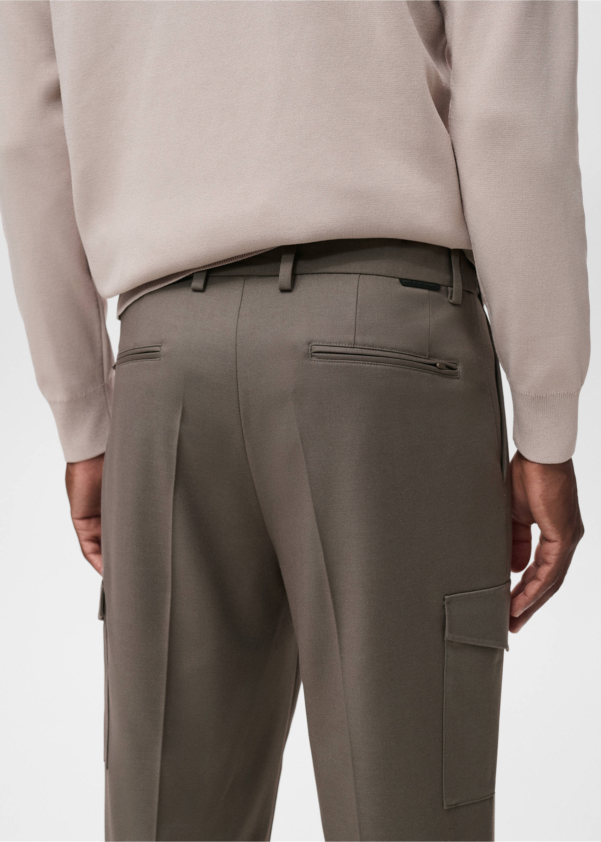 Slim-fit Thermolite® cargo trousers - Details of the article 3, Medium Brown. Ref: 17046328-00.