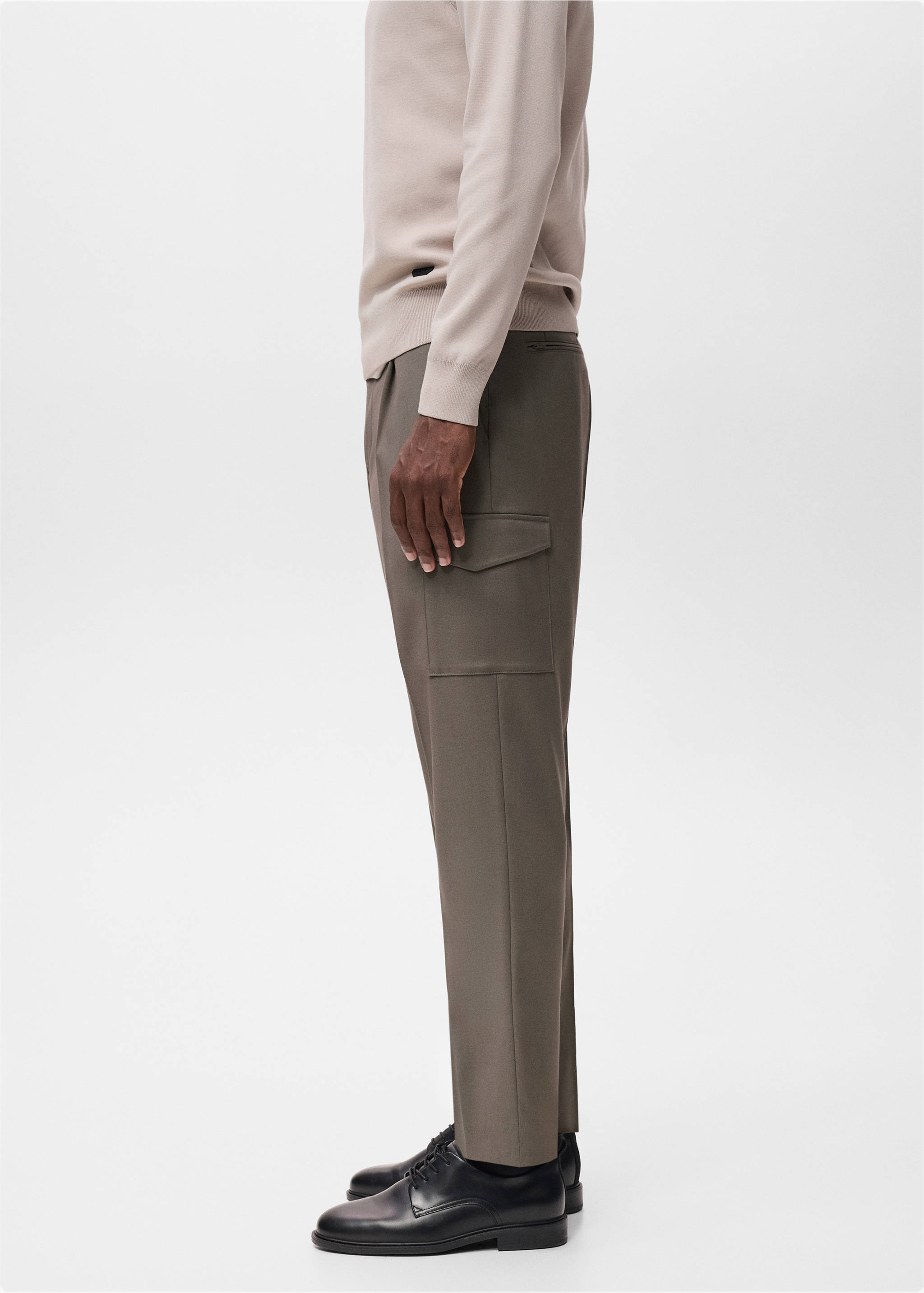 Slim-fit Thermolite® cargo trousers - Details of the article 2, Medium Brown. Ref: 17046328-00.