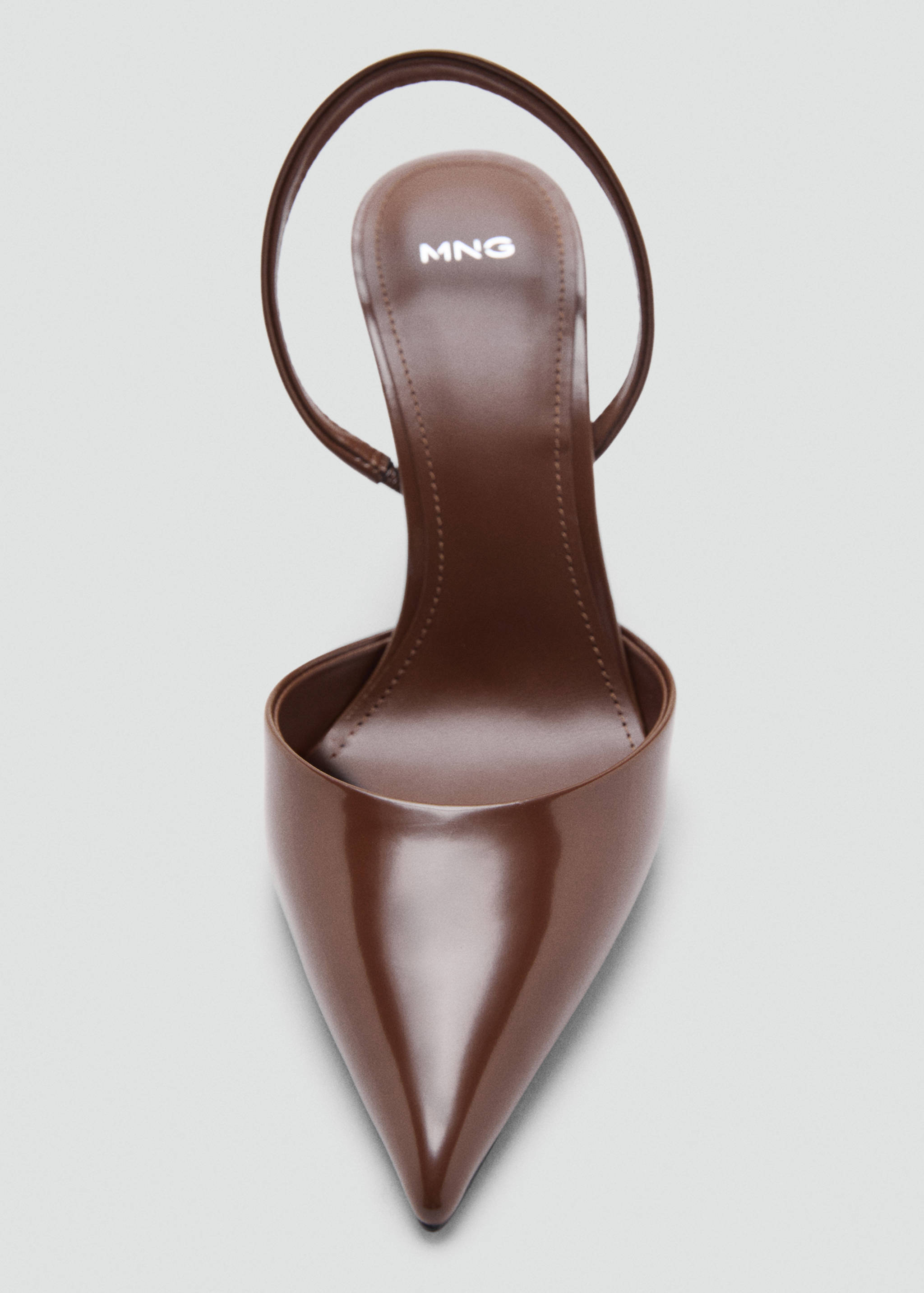 Patent leather pointed-toe court shoes - Details of the article 3
