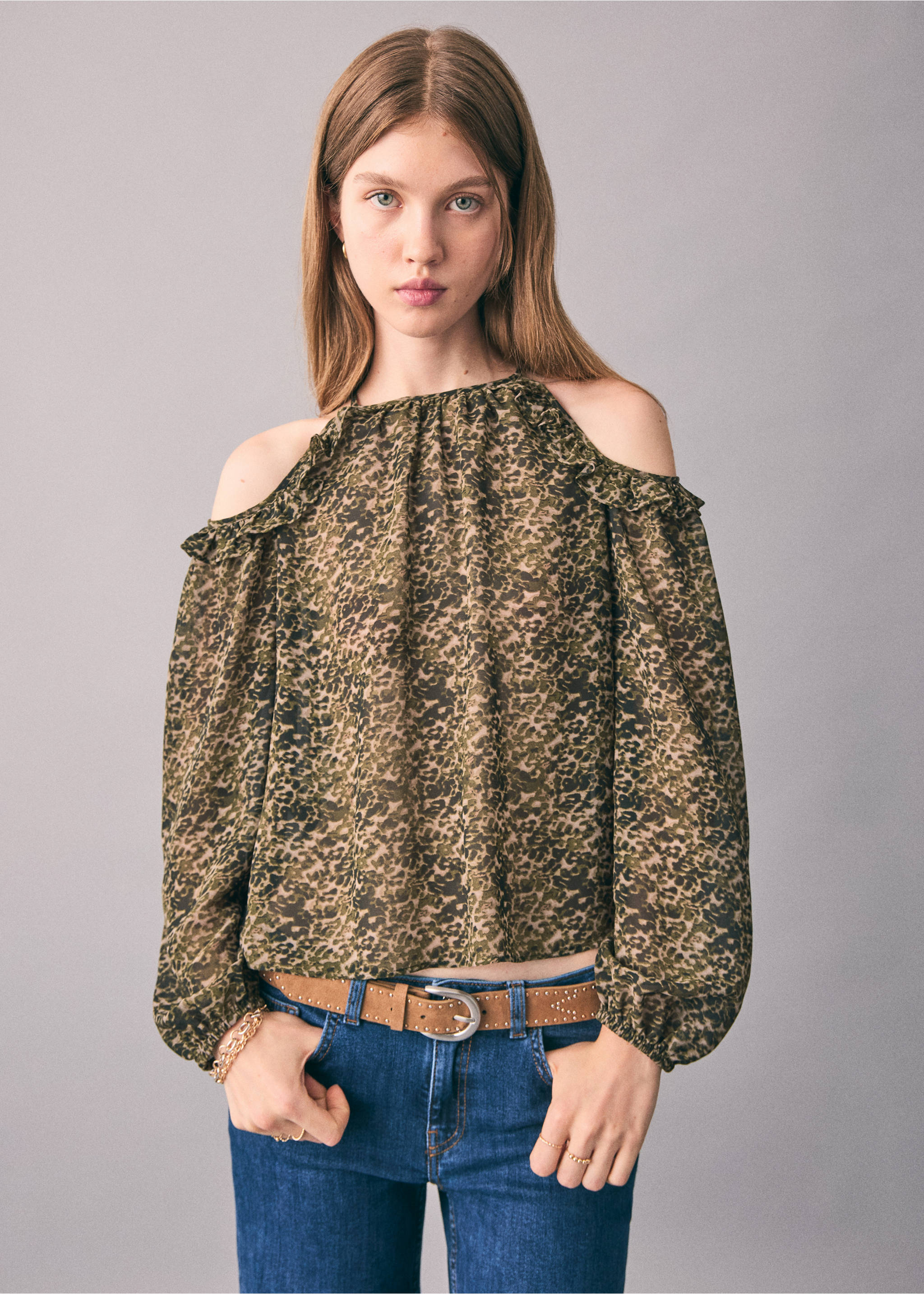 Brusa estampada cut out - Pla mig, Caqui. Ref: 17047122-00.