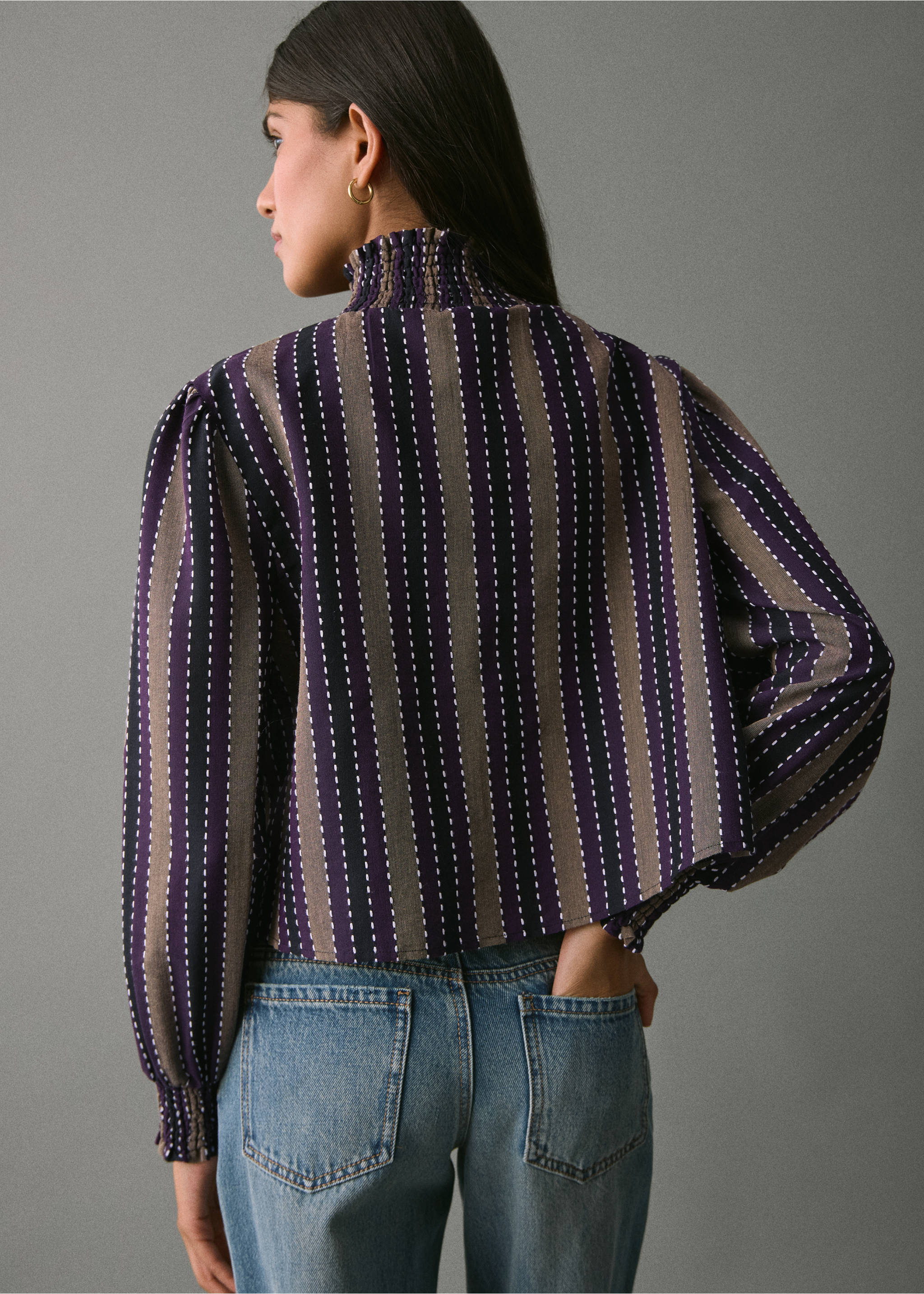 Gestreifte Bluse mit Stickdetails - Rückseite des Artikels, Lila. Ref: 17047124-00.