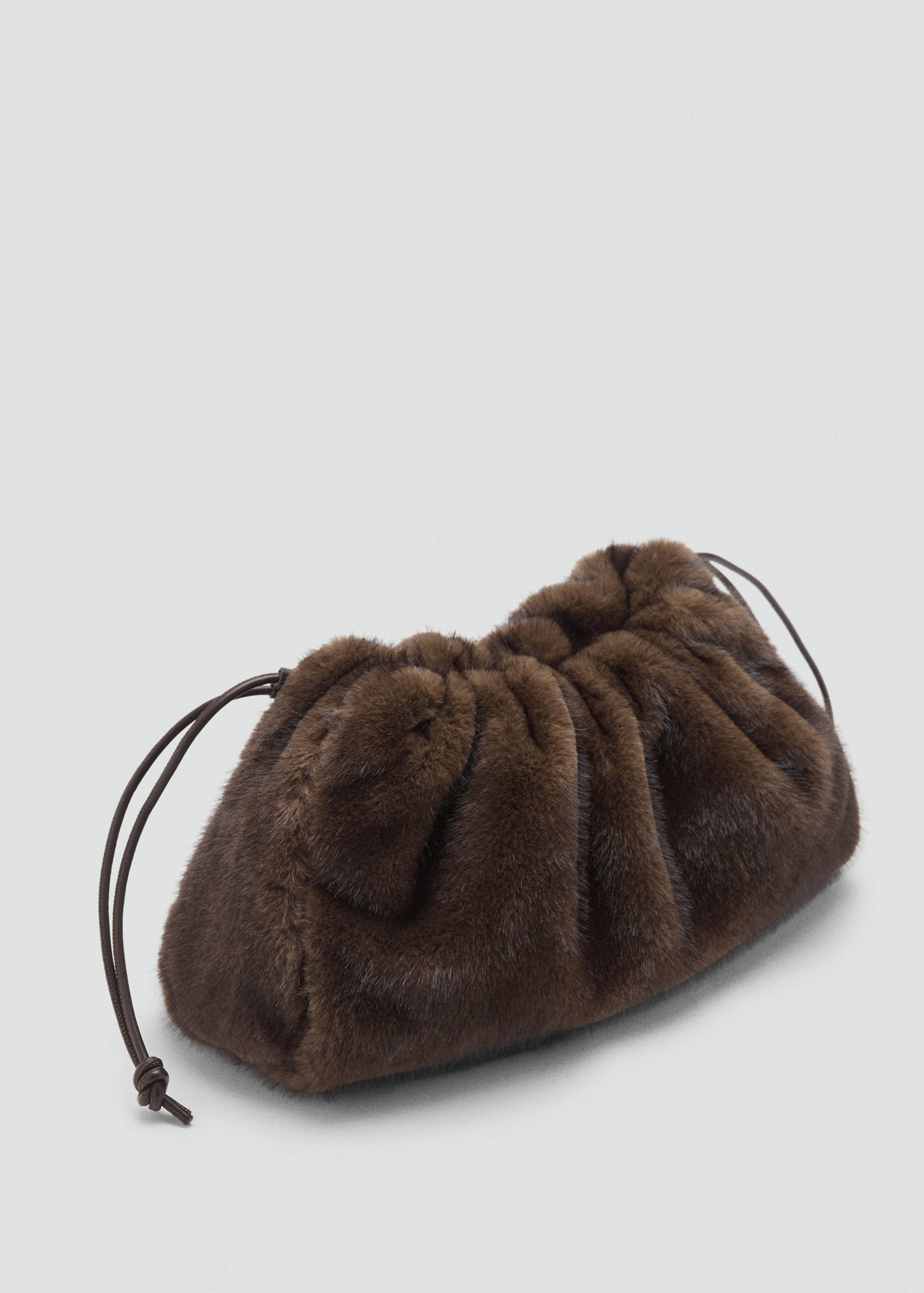 Bolso mano efecto pelo - Plano medio