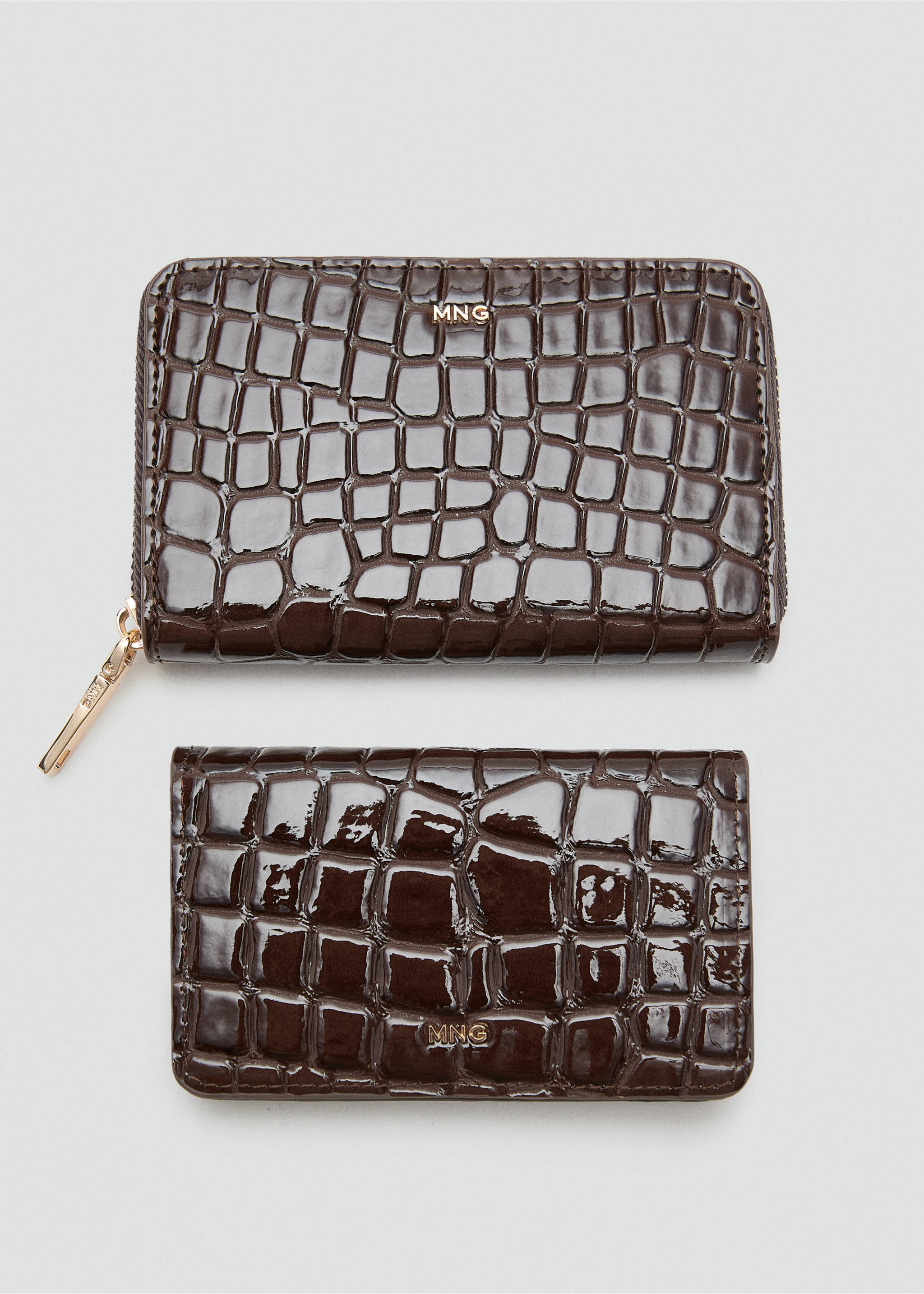 Small shiny croc-effect wallet - Details of the article 2, Chocolate. Ref: 17047130-00.