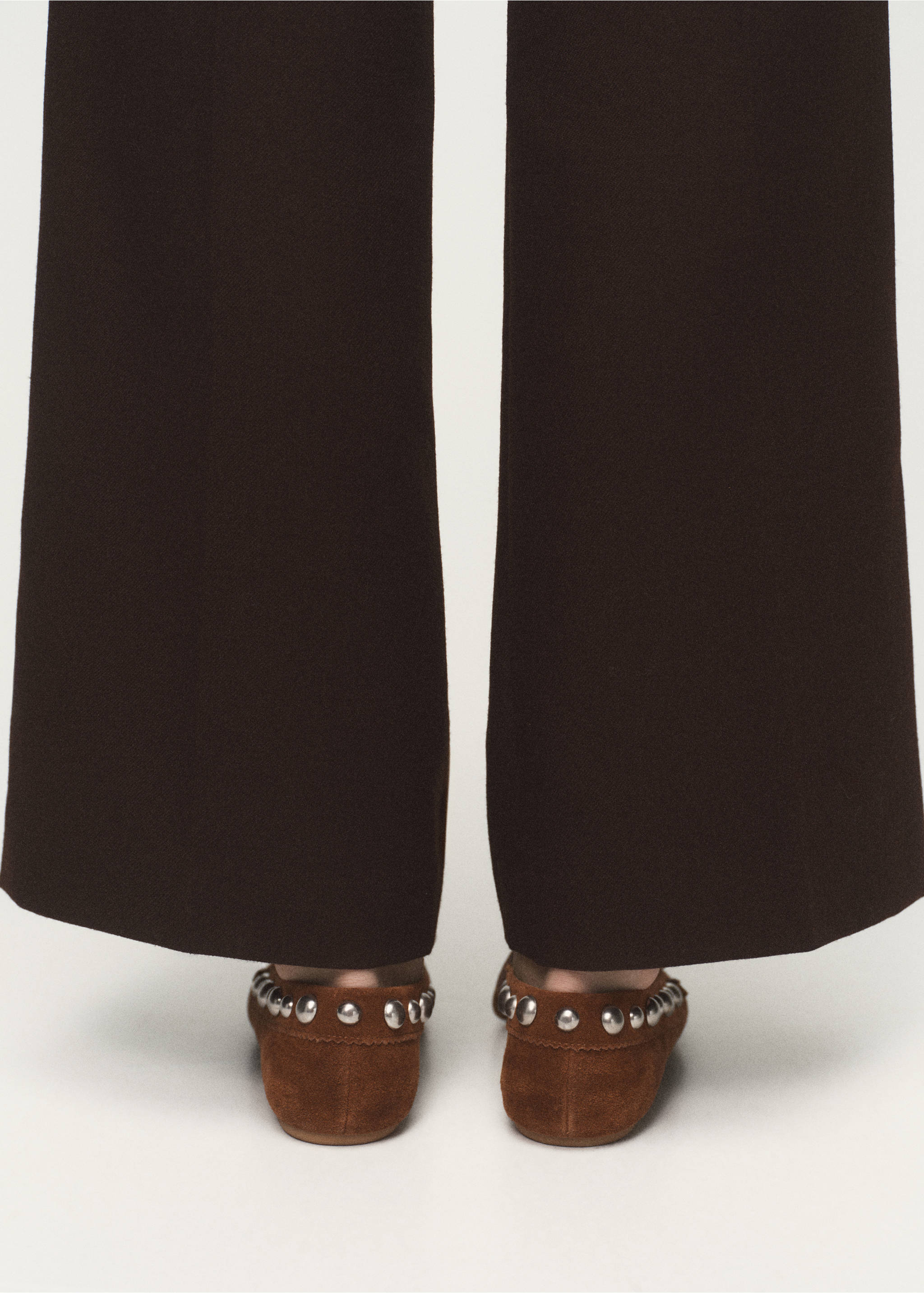 Suede moccasin with studs - Details of the article 9, Medium Brown. Ref: 17047131-00.