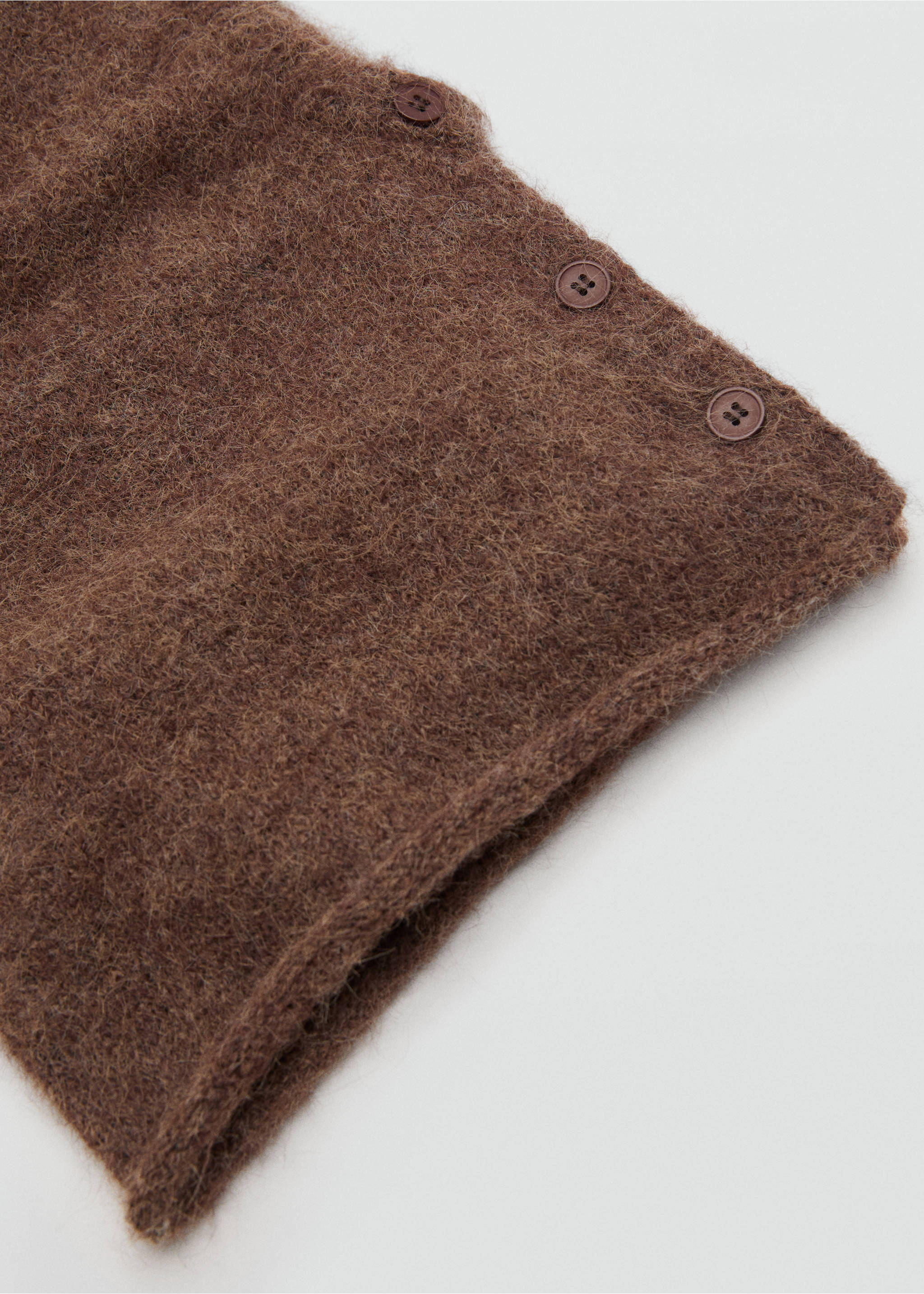 Balaclava knit buttons - Medium plane, Brown. Ref: 17047765-00.