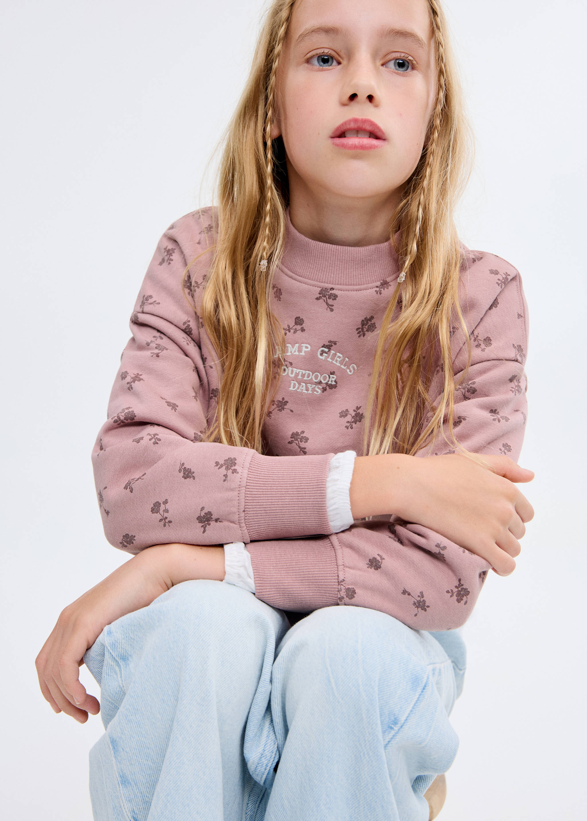 Embroidered sweatshirt with floral pattern - Details of the article 1