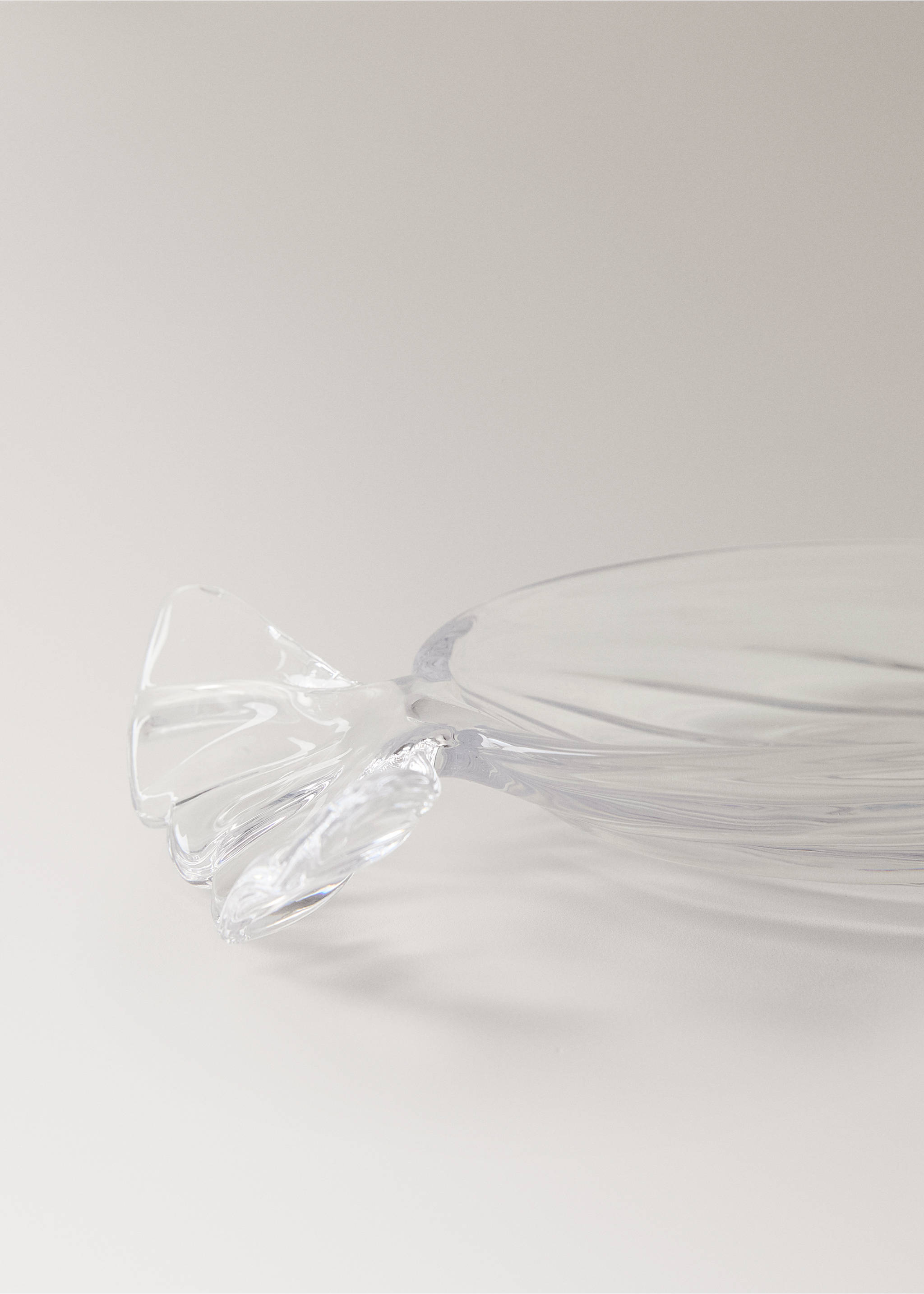 Glass tray with ribbon lines - Details of the article 1, Off White. Ref: 17047778-00.
