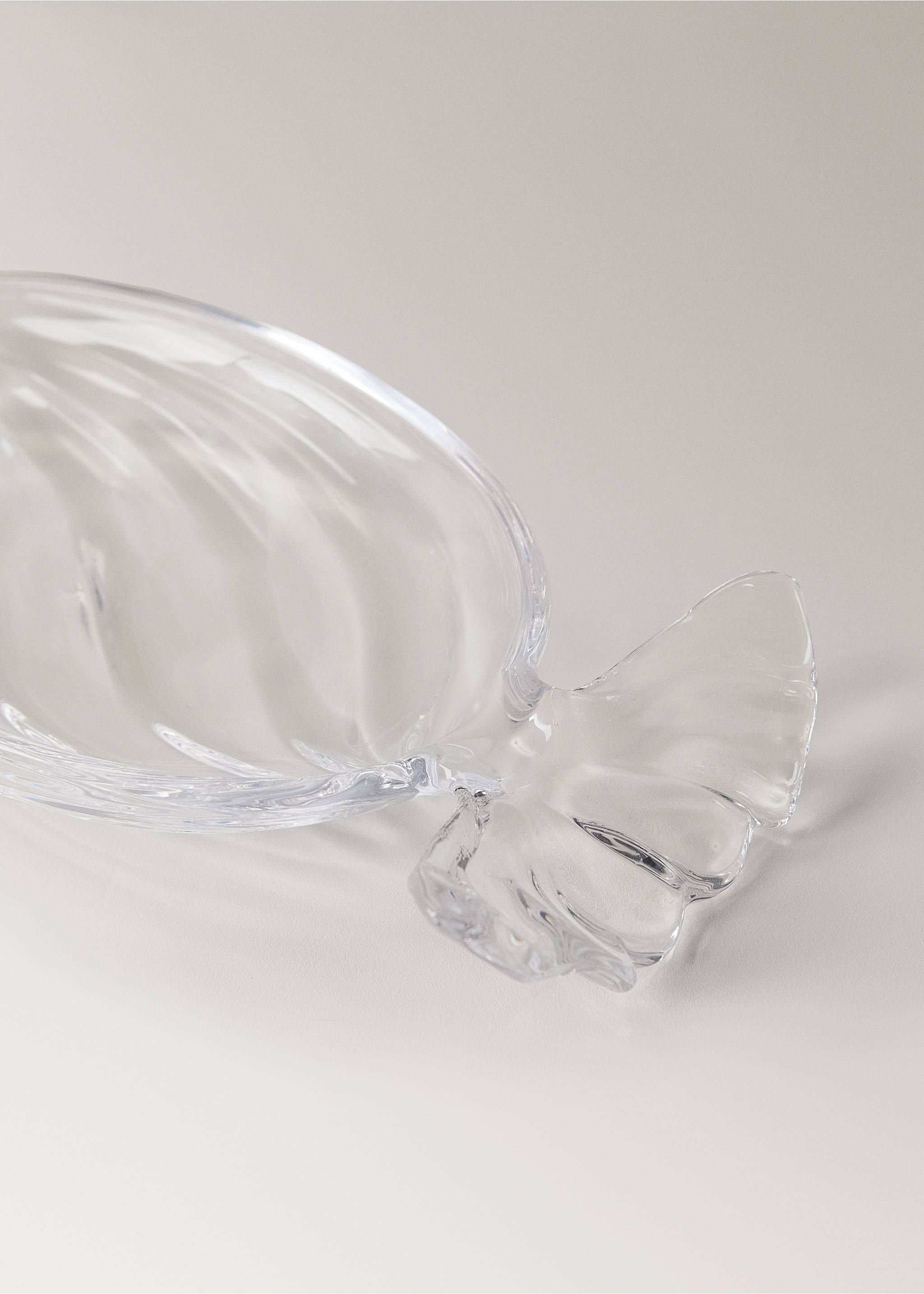Glass tray with ribbon lines - Details of the article 2, Off White. Ref: 17047778-00.