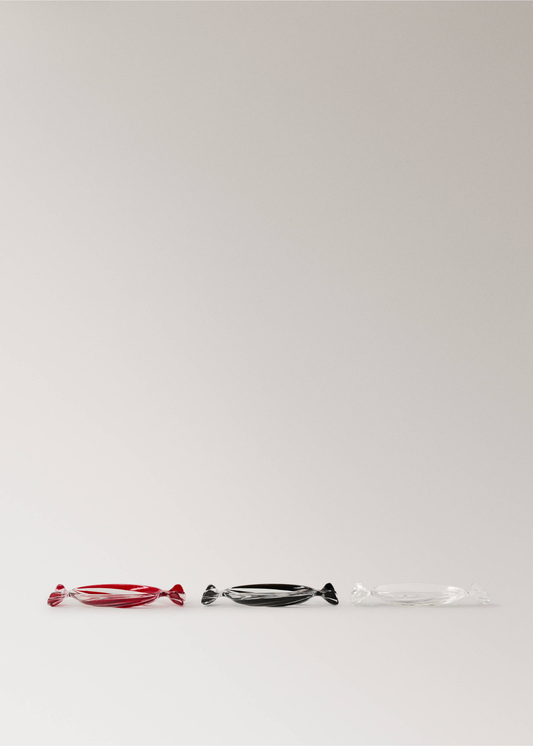 Glass tray with ribbon lines - Details of the article 4, Off White. Ref: 17047778-00.