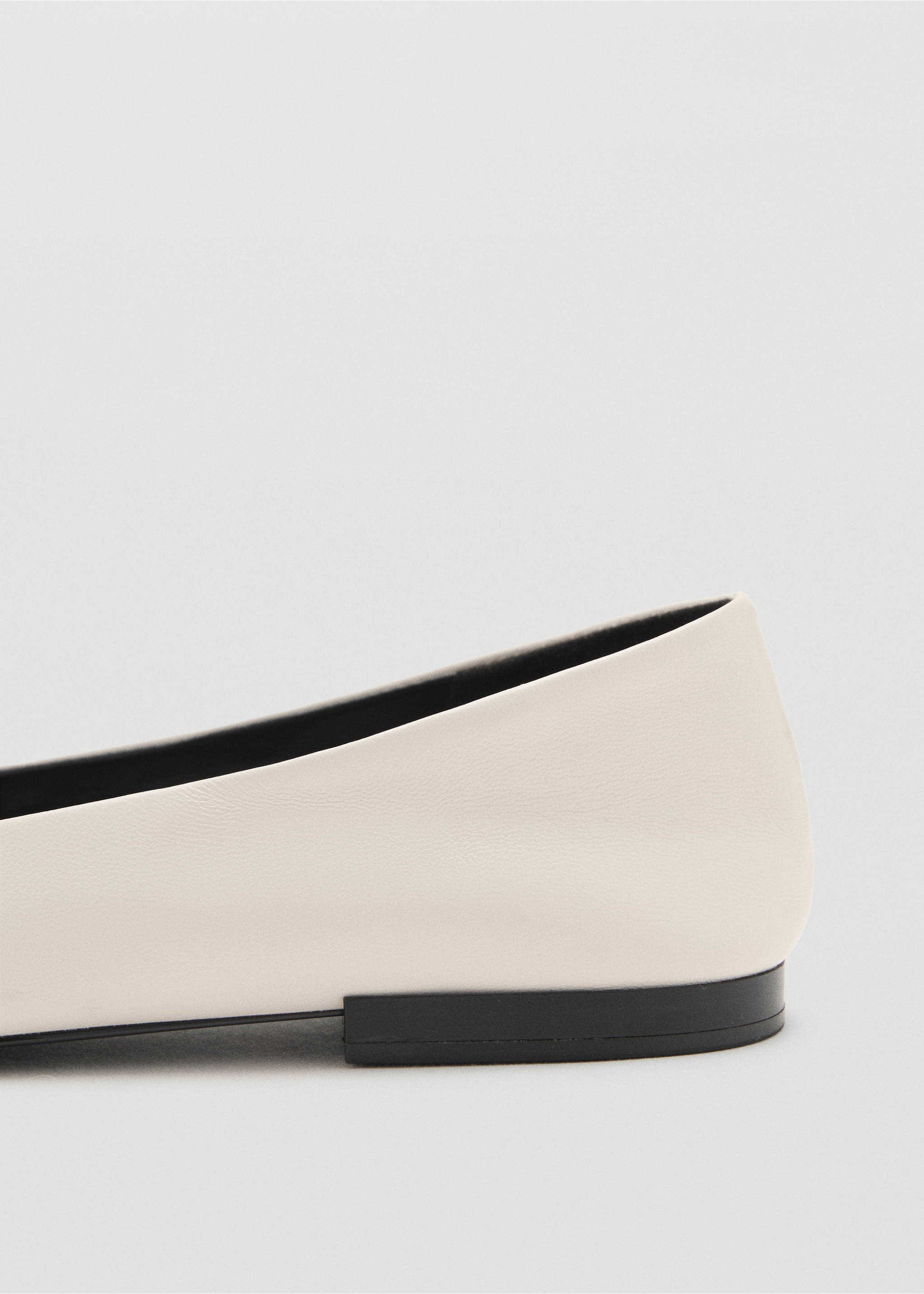 Leather ballet flats with bow - Details of the article 1, White. Ref: 17047793-00.