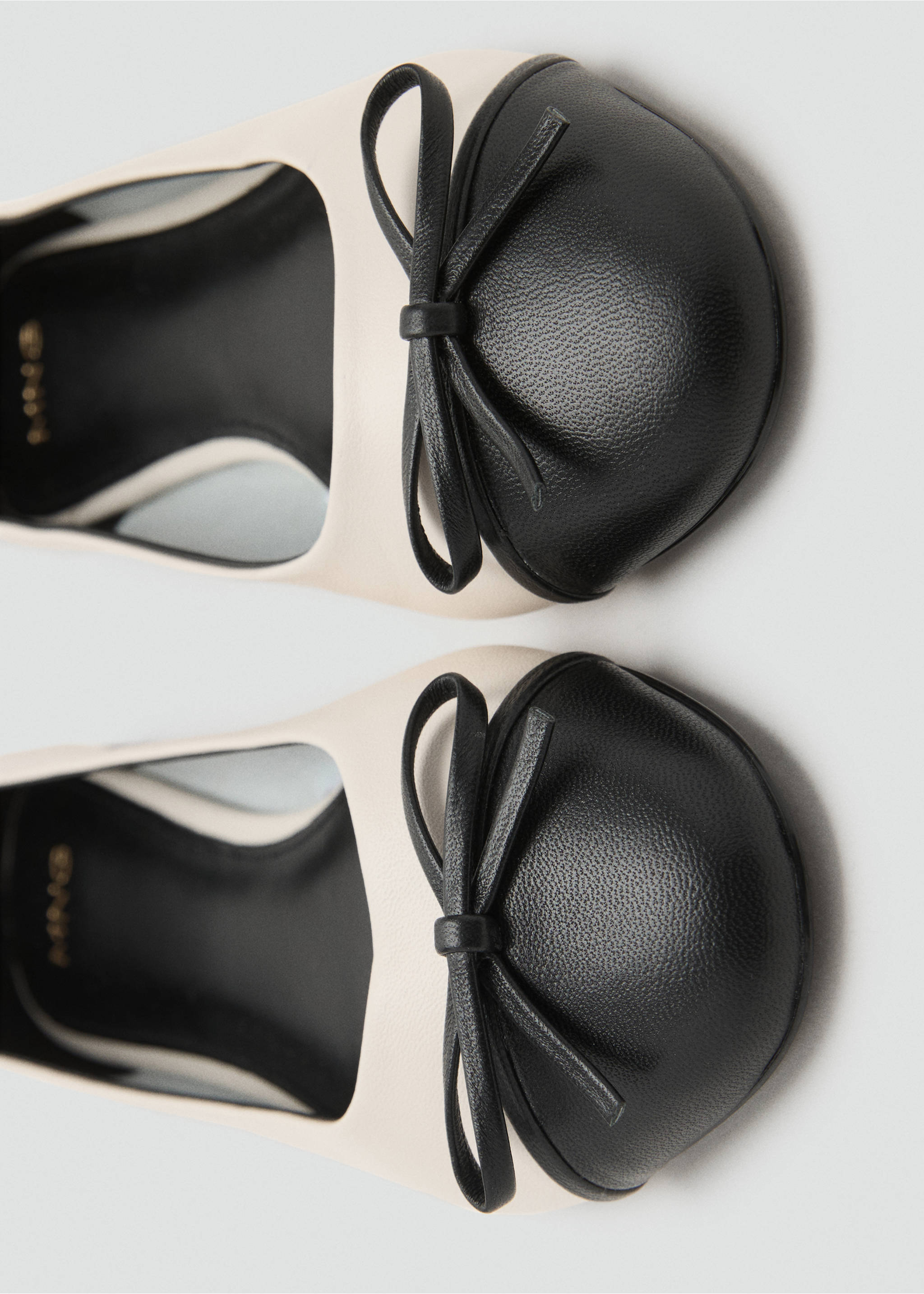 Leather ballet flats with bow - Details of the article 2, White. Ref: 17047793-00.