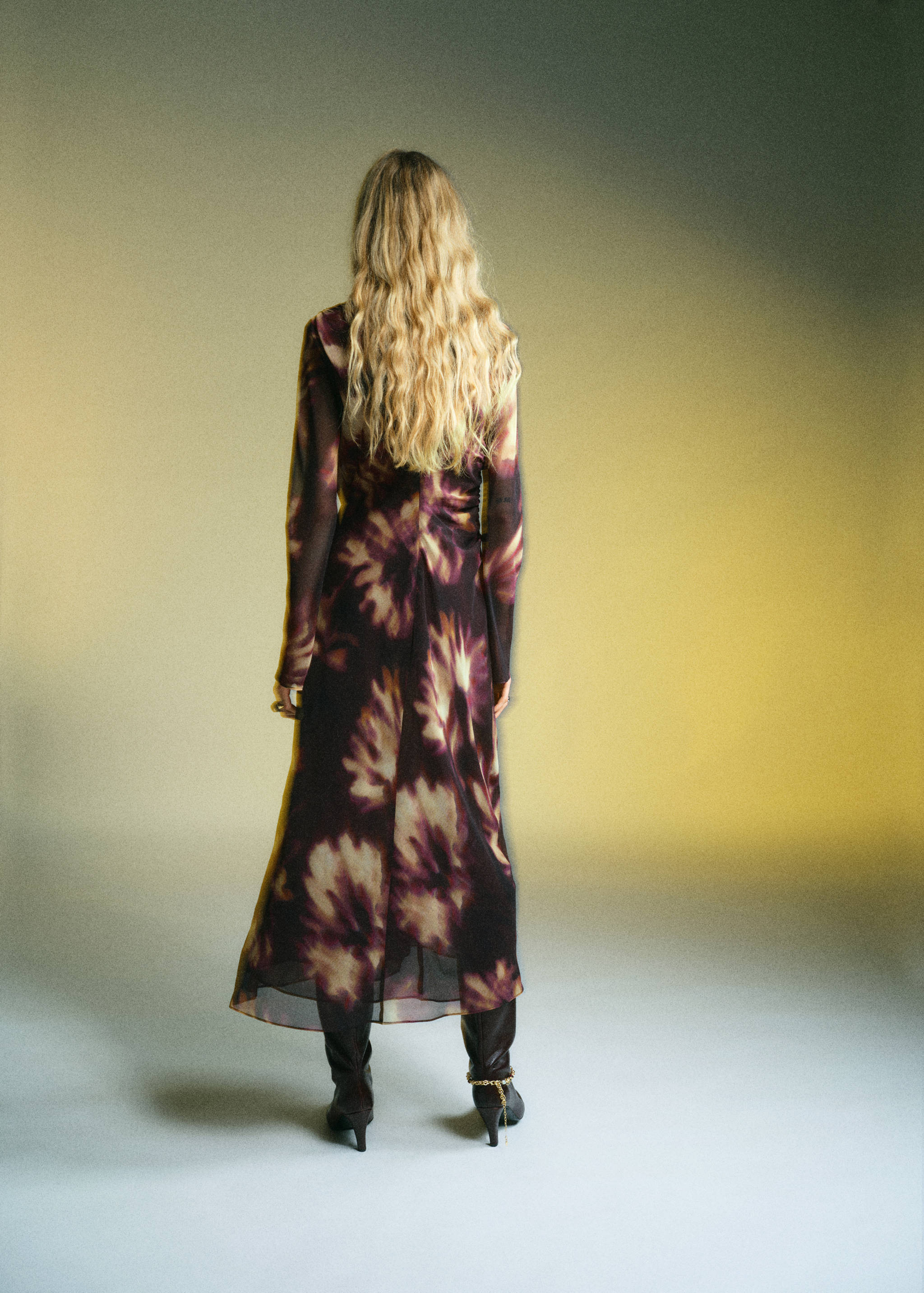 Gerüschtes Tie-Dye-Kleid - Rückseite des Artikels