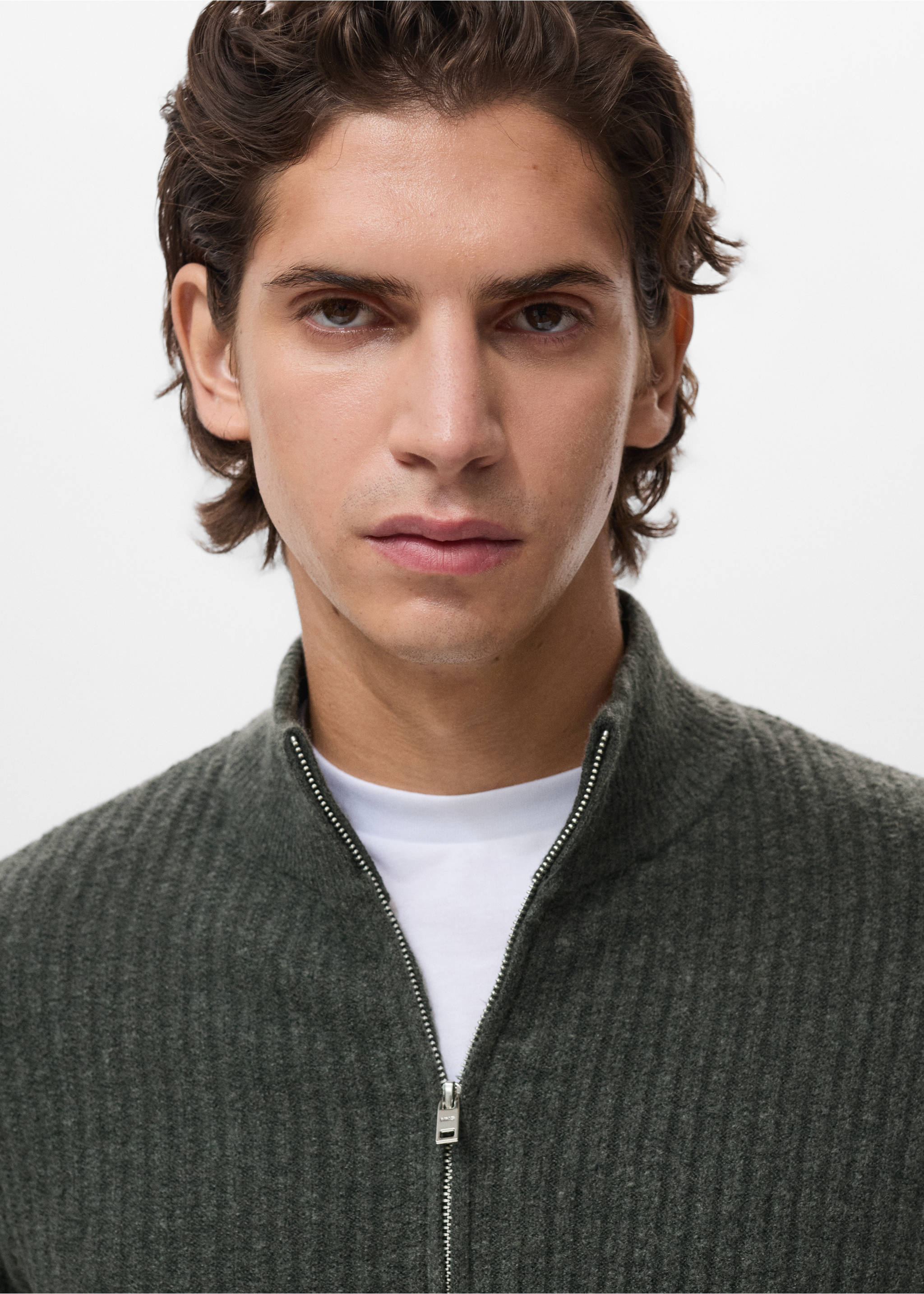 Ribbed-knit cardigan with zip - Details of the article 1, Dark Green. Ref: 17047897-00.