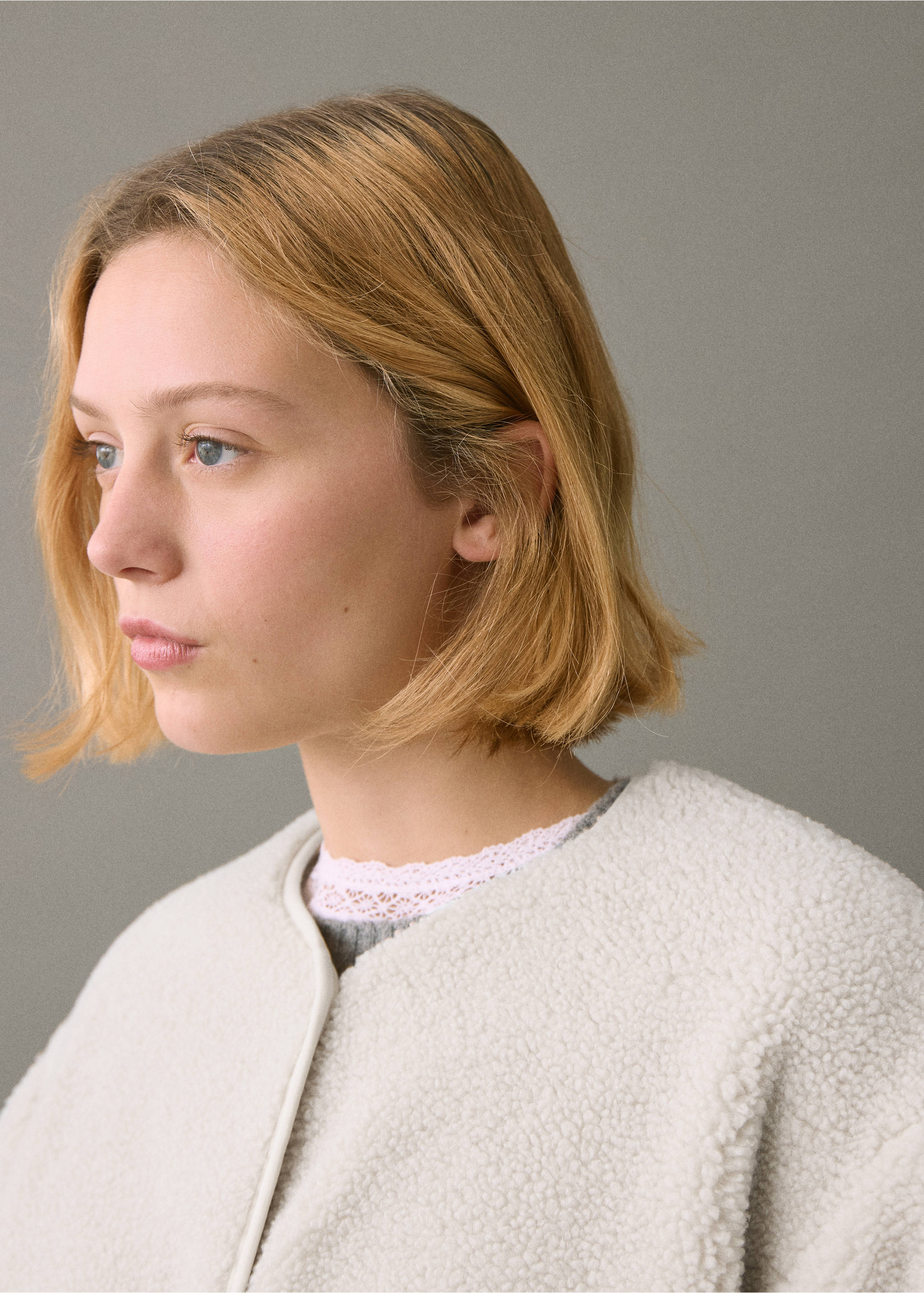 Shearling-effect jacket - Details of the article 1, Ecru. Ref: 17047898-00.