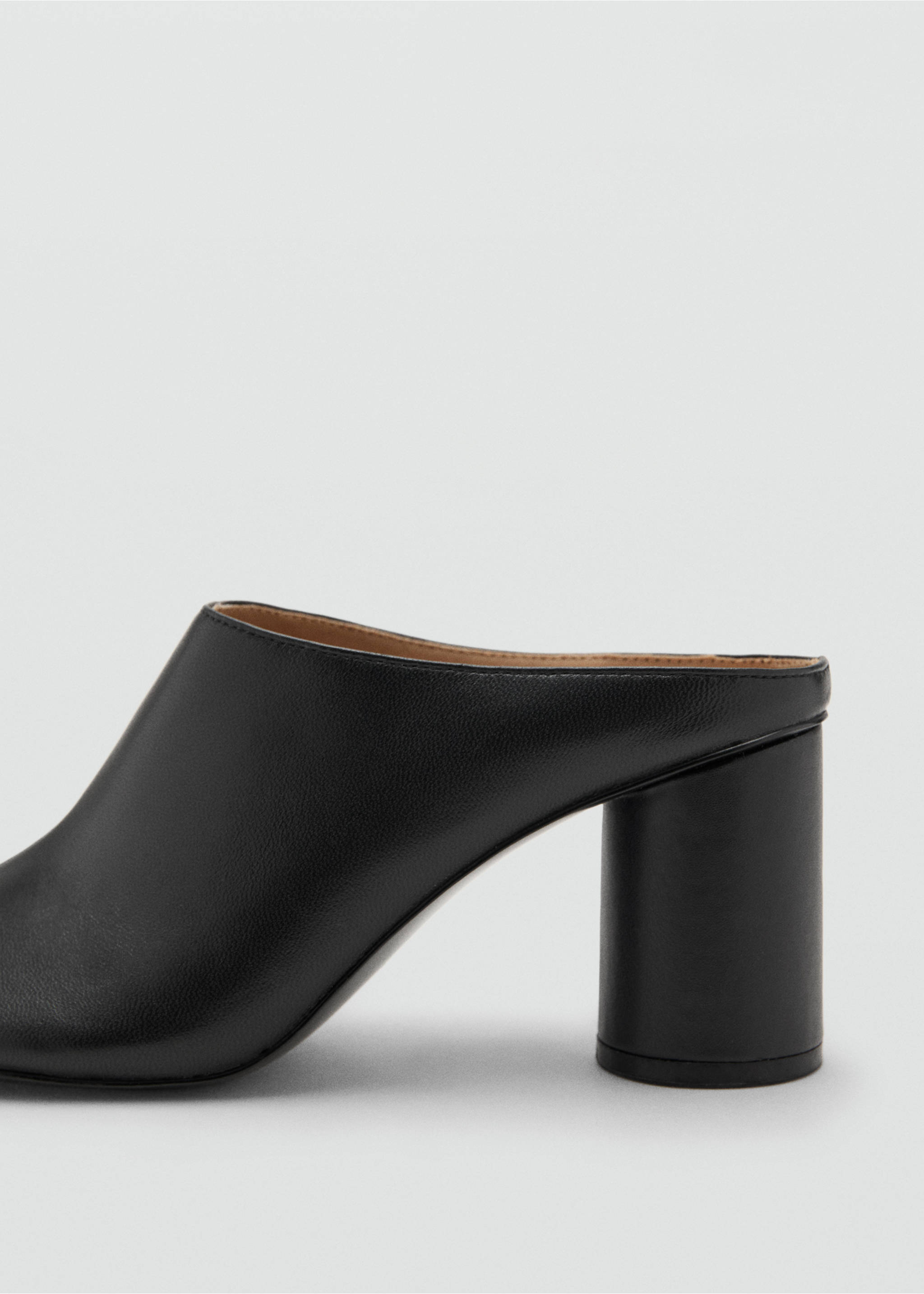 Leather heeled clogs - Details of the article 2, Black. Ref: 17047903-00.
