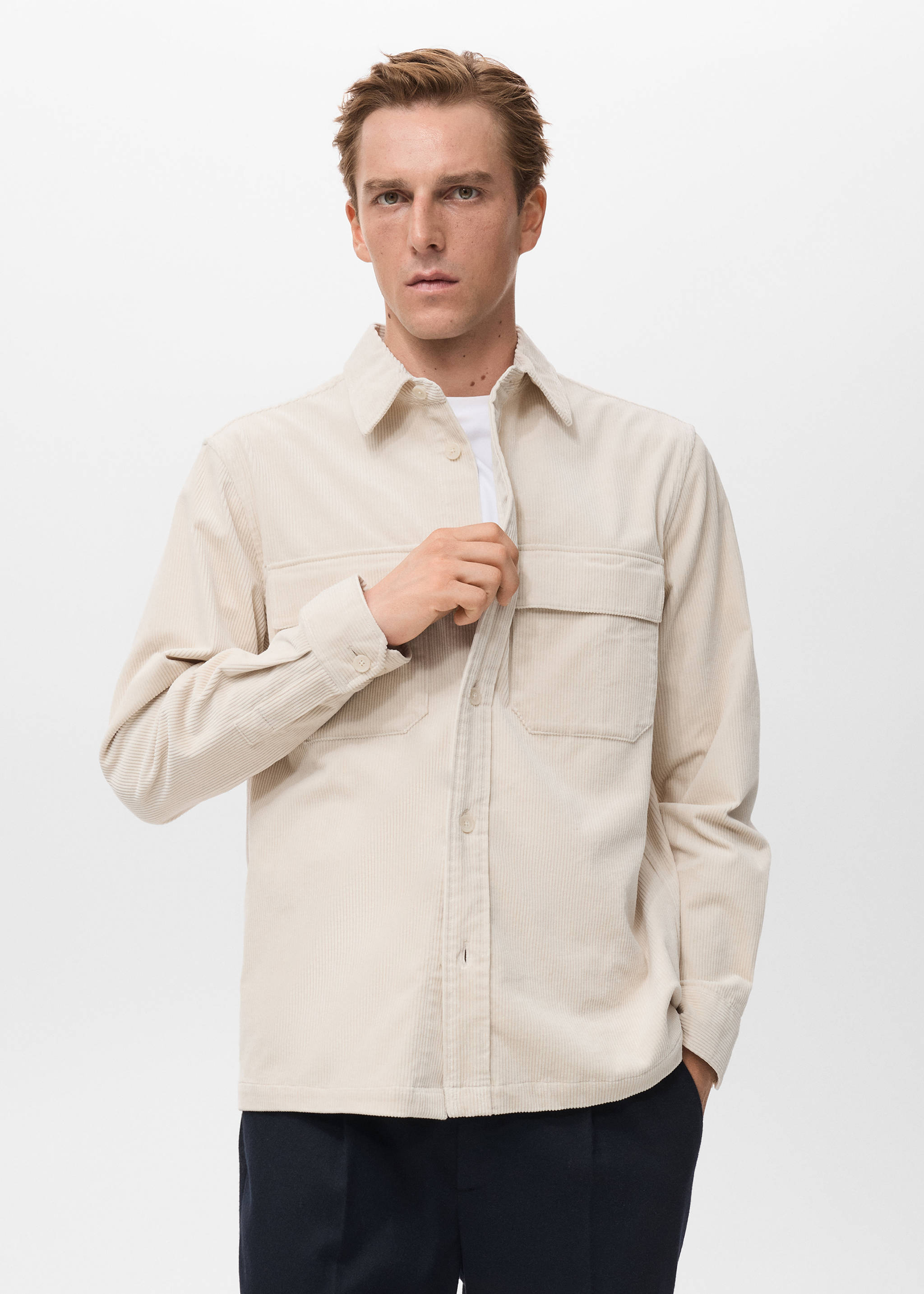 Cord-Overshirt mit Taschen - Mittlere Ansicht