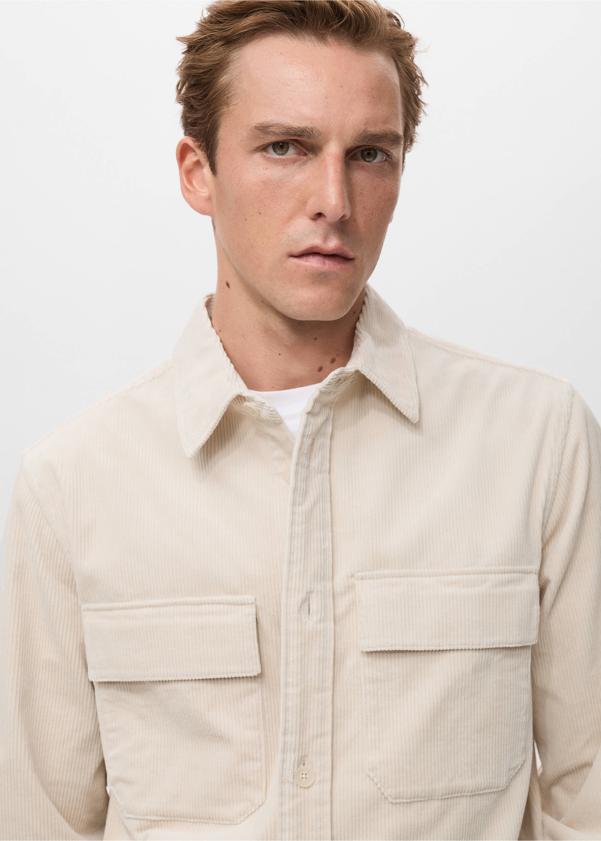 Off-white corduroy jacket with front chest pockets., Ecru. Ref: 17047905-00.